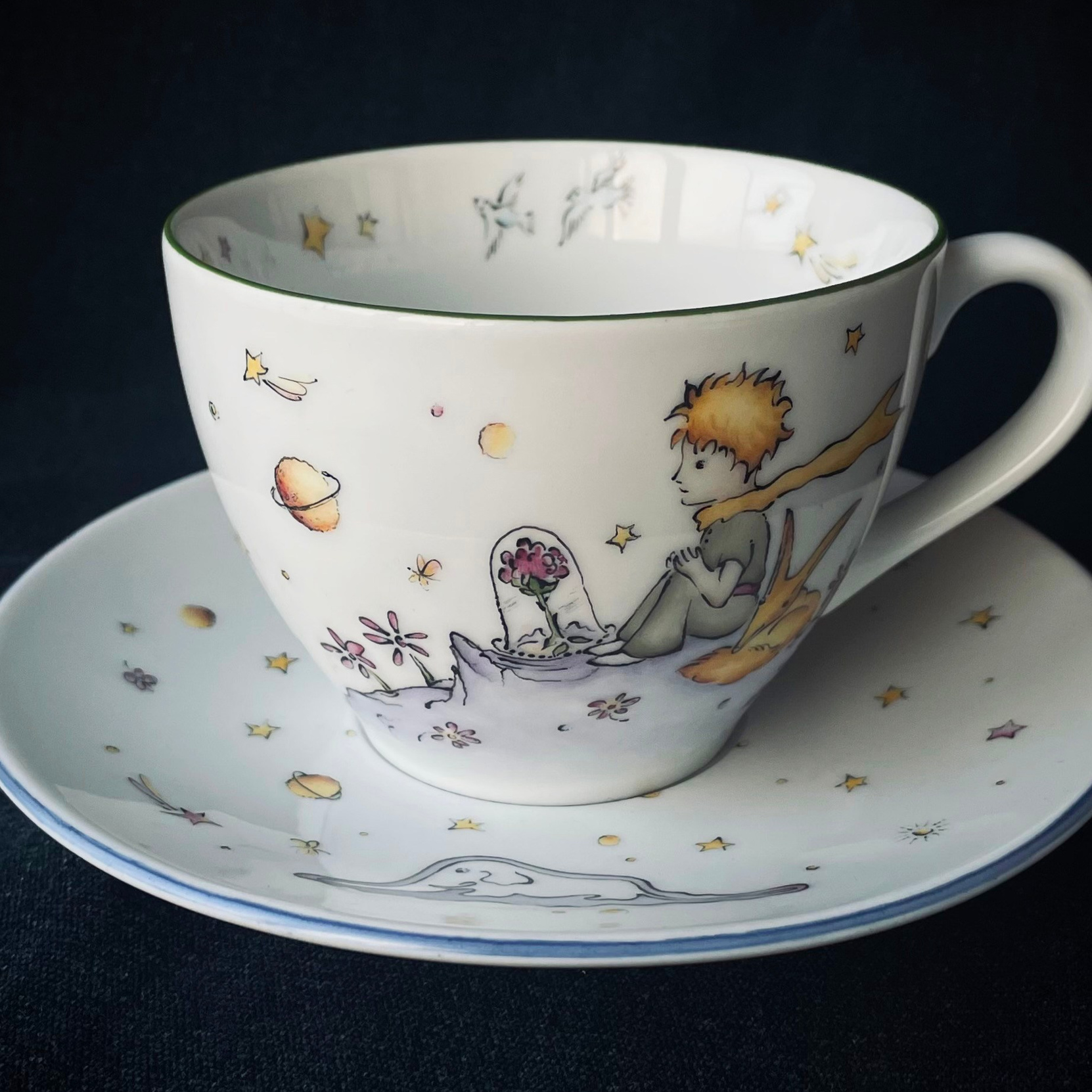 Ежик в тумане. Костяной фарфор ИФЗ. Надглазурная роспись по фарфору в Санкт-Петербурге.