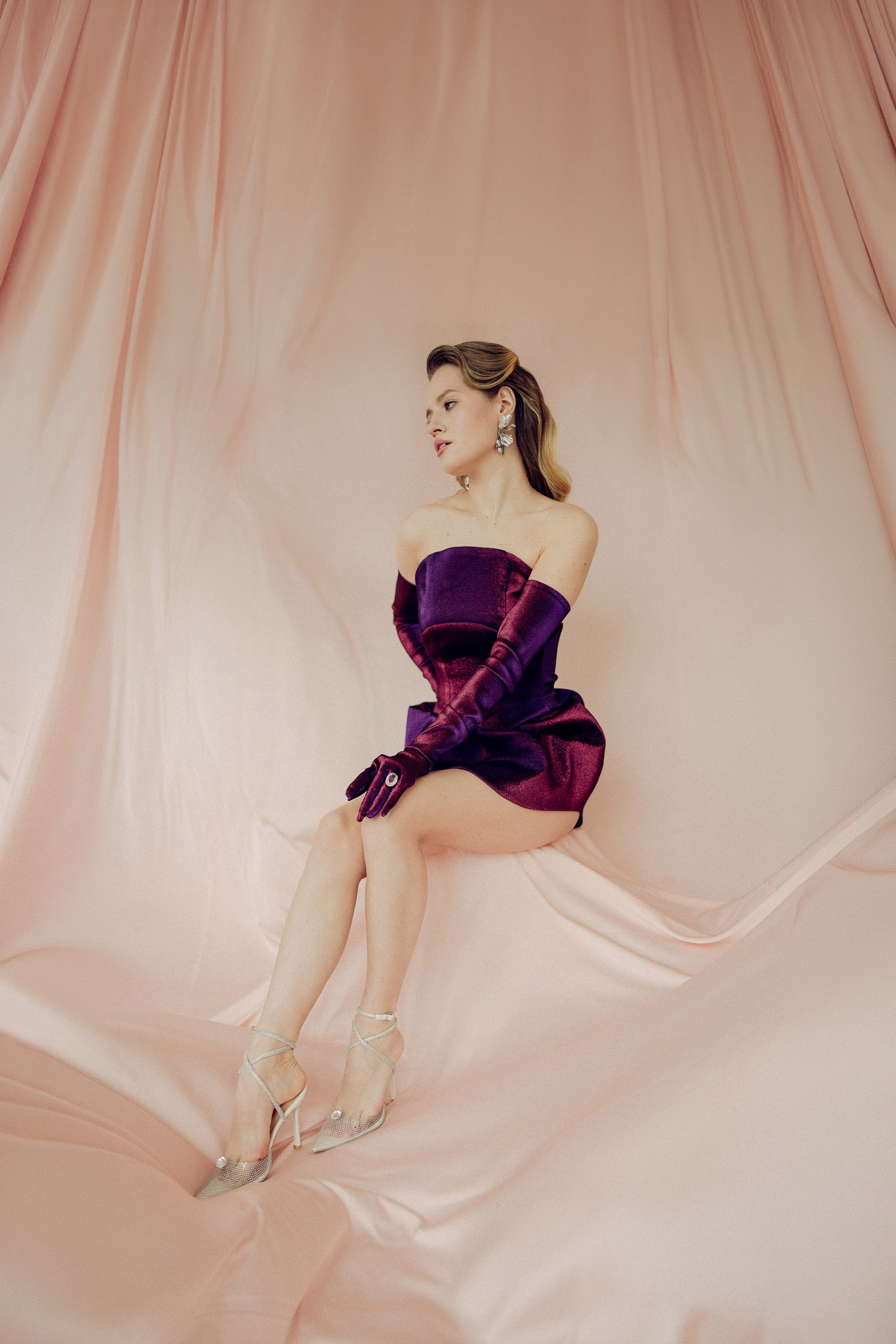 ВЕЧЕРНИЕ И КОКТЕЙЛЬНЫЕ ПЛАТЬЯ. Модельер Евгений Бременев