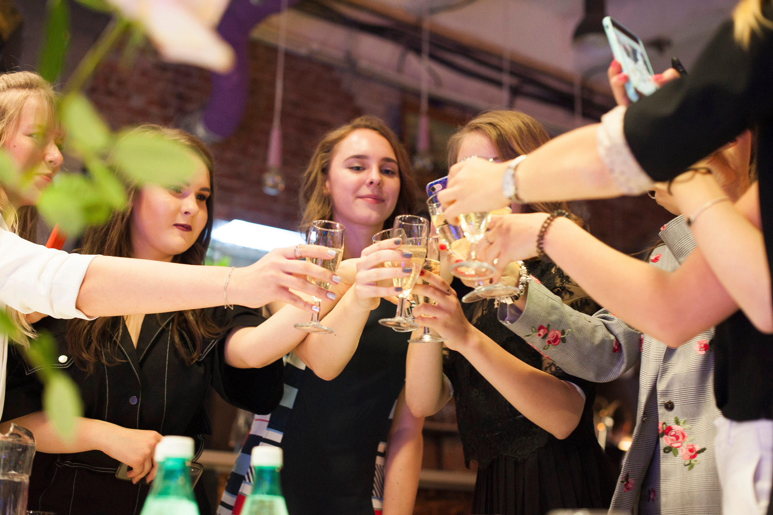 Ведущий на выпускной Андрей Кислый. Ведущий Андрей Кислый — свадьба юбилей корпоратив в Питере