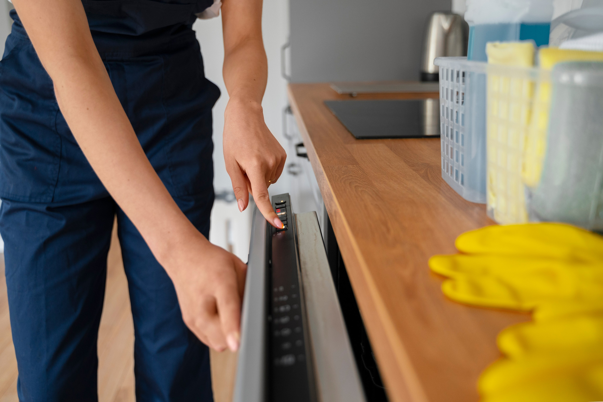 Клининговая компания Chistons.ru, уборка в Москве и Подмосковье