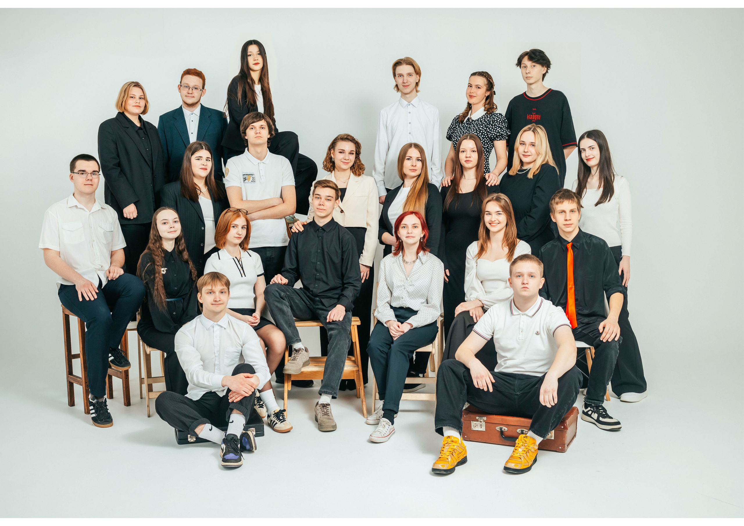 Классик 9-11. Студия школьной фотографии в Твери. Выпускные альбомы в Твери