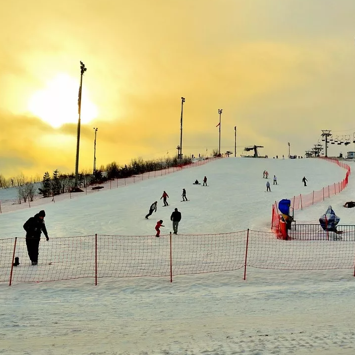 Какие развлечения рядом с базой отдыха Чантриум. Коттедж А-фрейм с баней и уличным чаном в Подмосковье - в аренду для отдыха