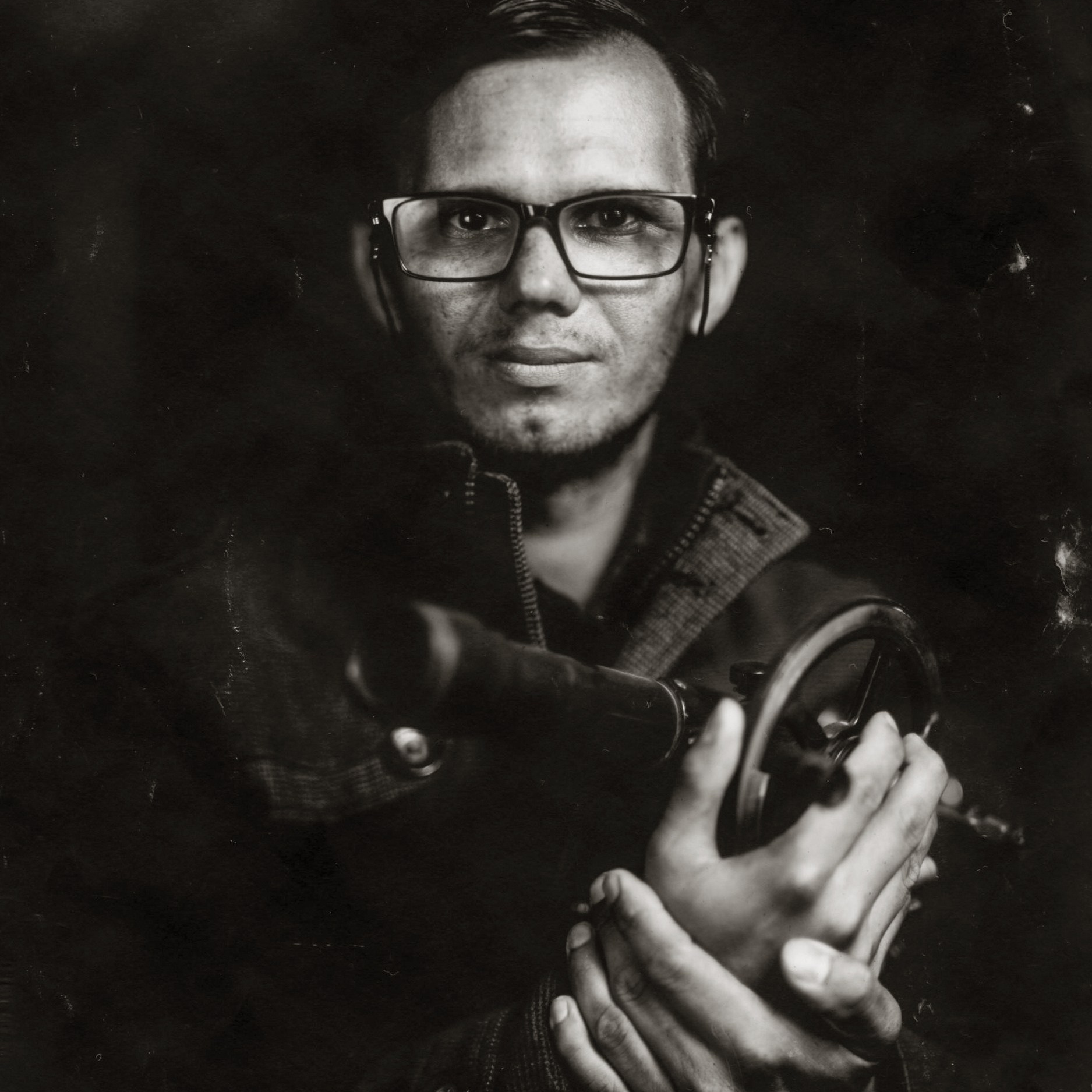 Контакты. Портреты с душой: Иван Зиновьев -Фотограф в Саяногорске