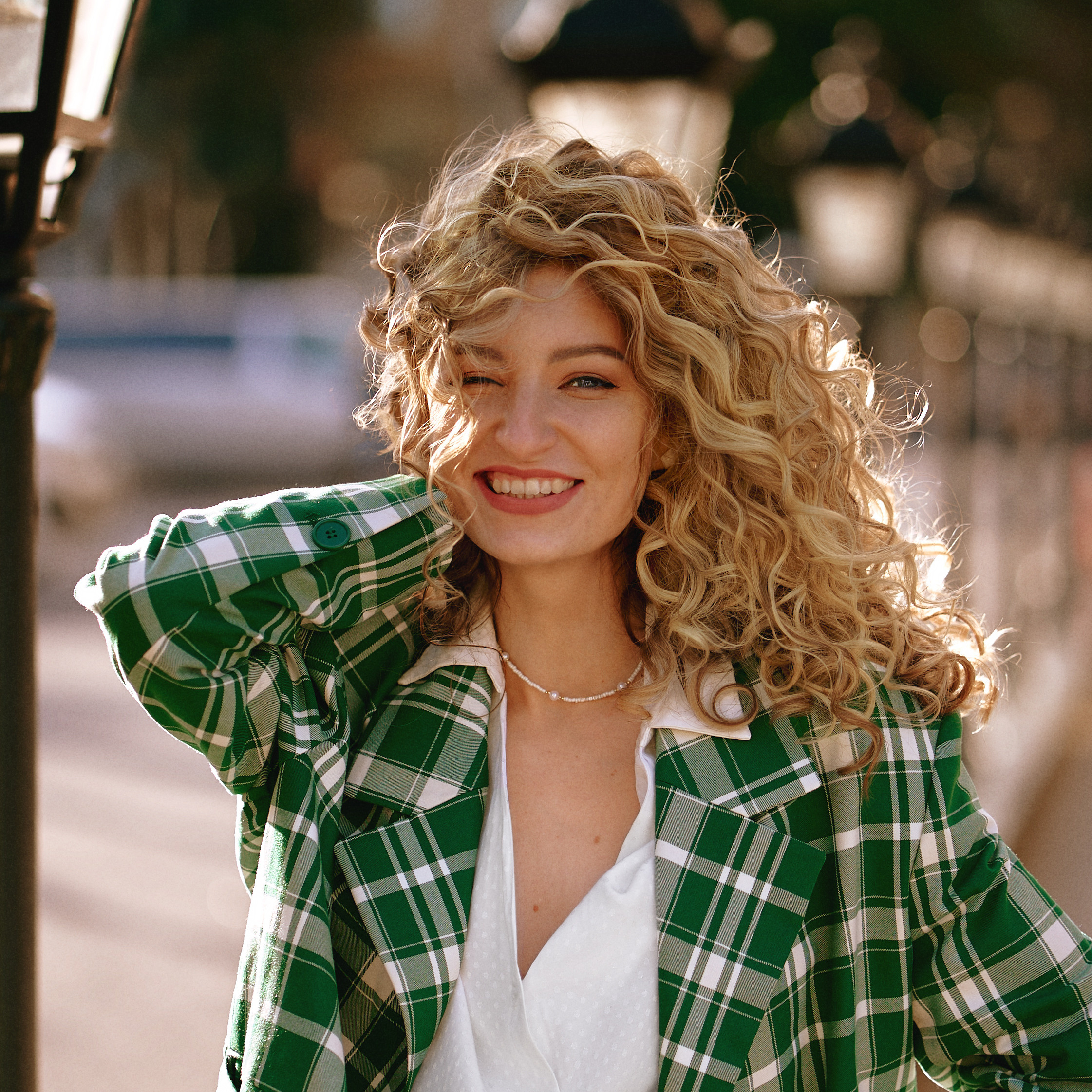 beauty & fashion retoucher available worldwide