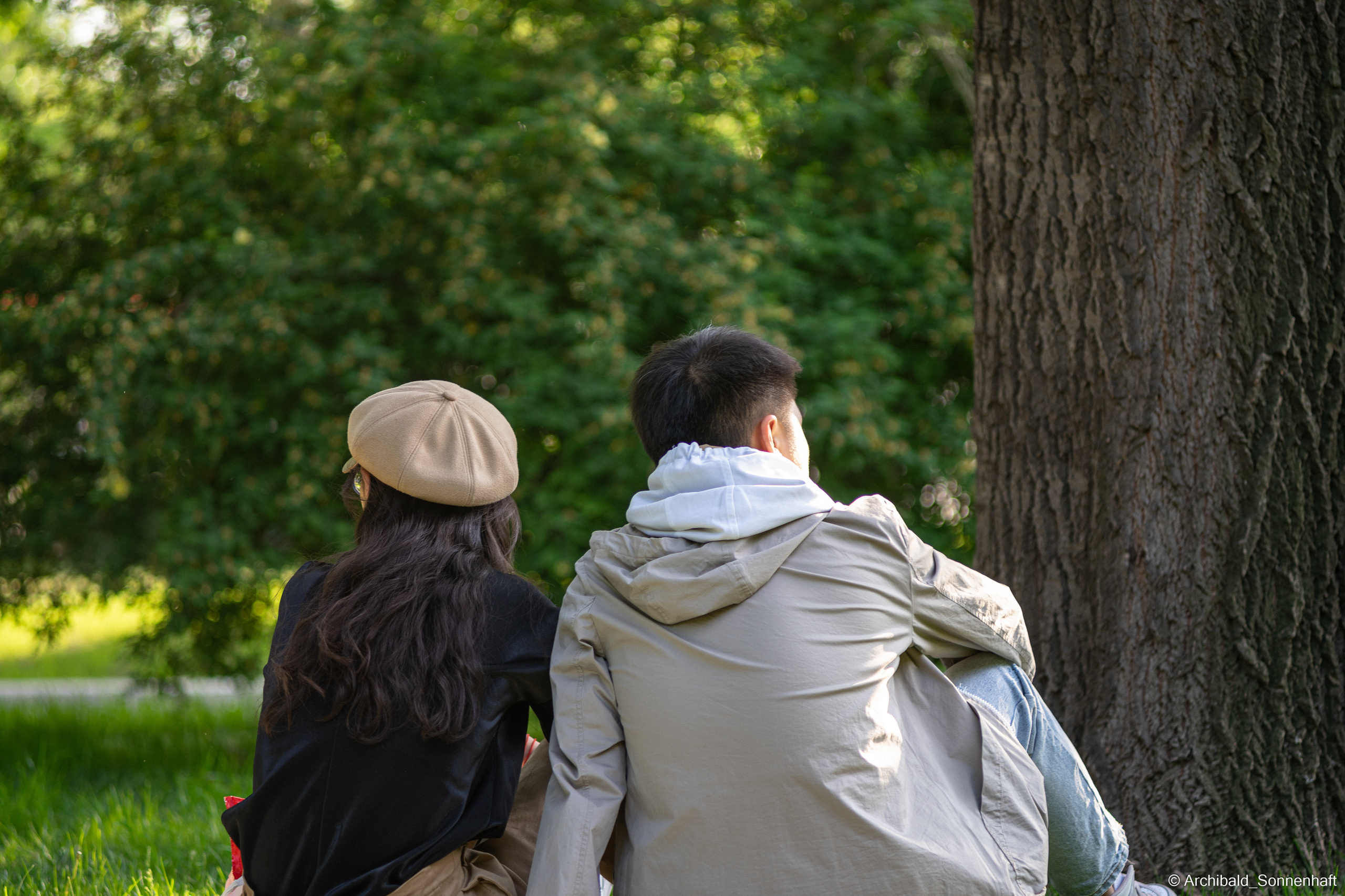 Walking in TJU on the first of May. Photographer in Guangzhou, China. Archibald Sonnenhaft