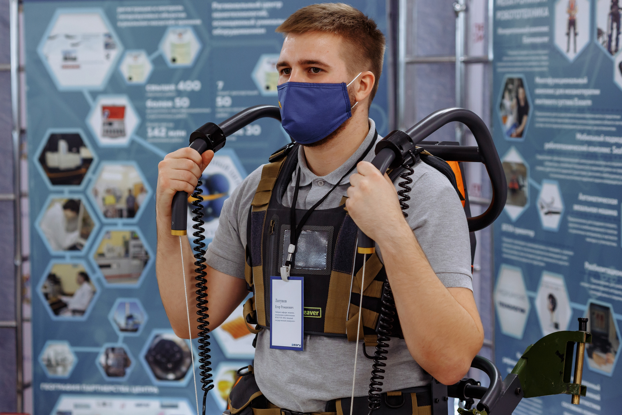 Визит министра промышленности и торговли на завод КЭАЗ. Репортажный и свадебный фотограф в Курске Борис Захарчук