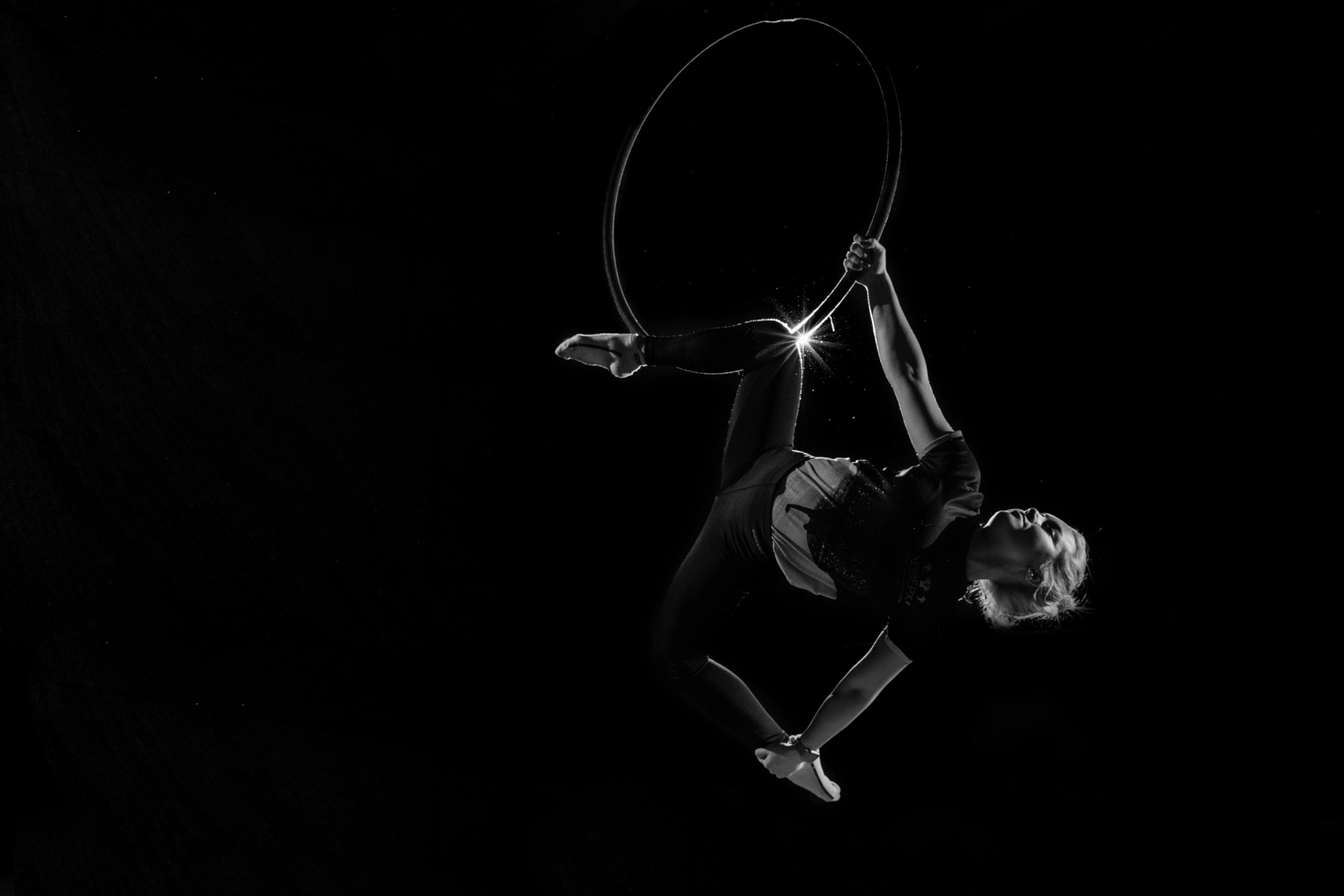 Акробатика и Воздушная гимнастика в Новороссийске - тренера. Акробатика г. Новороссийск для детей — Акробатический центр «Вверх» —