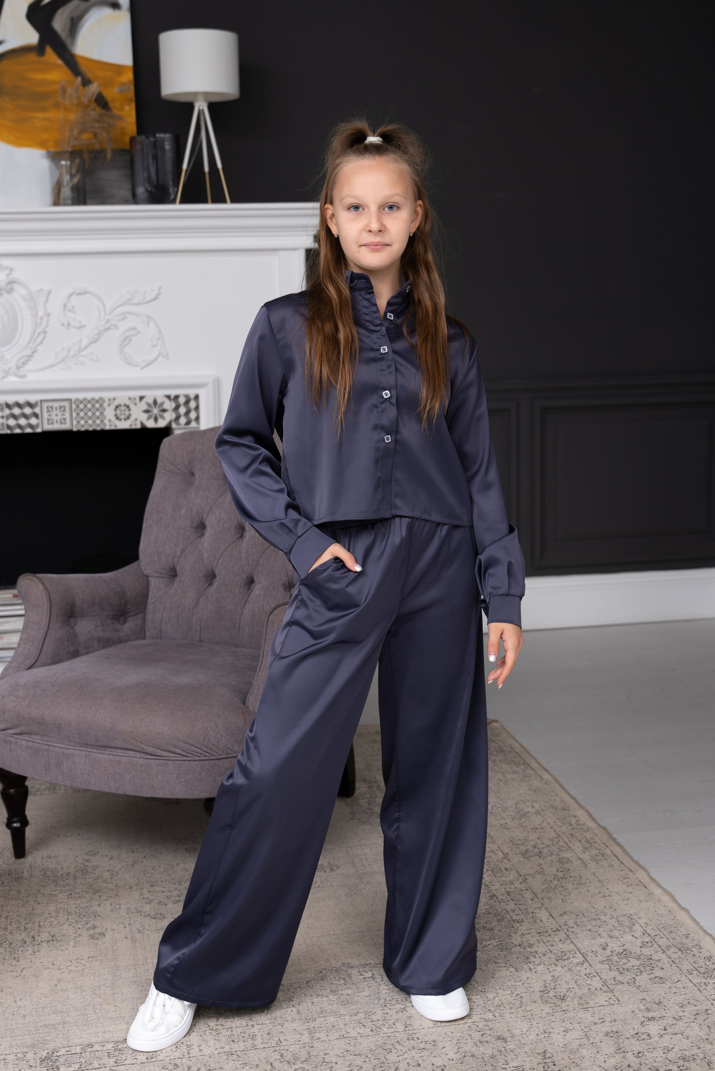 Предметное фото детской одежды - яркие и удобные вещи для детей.