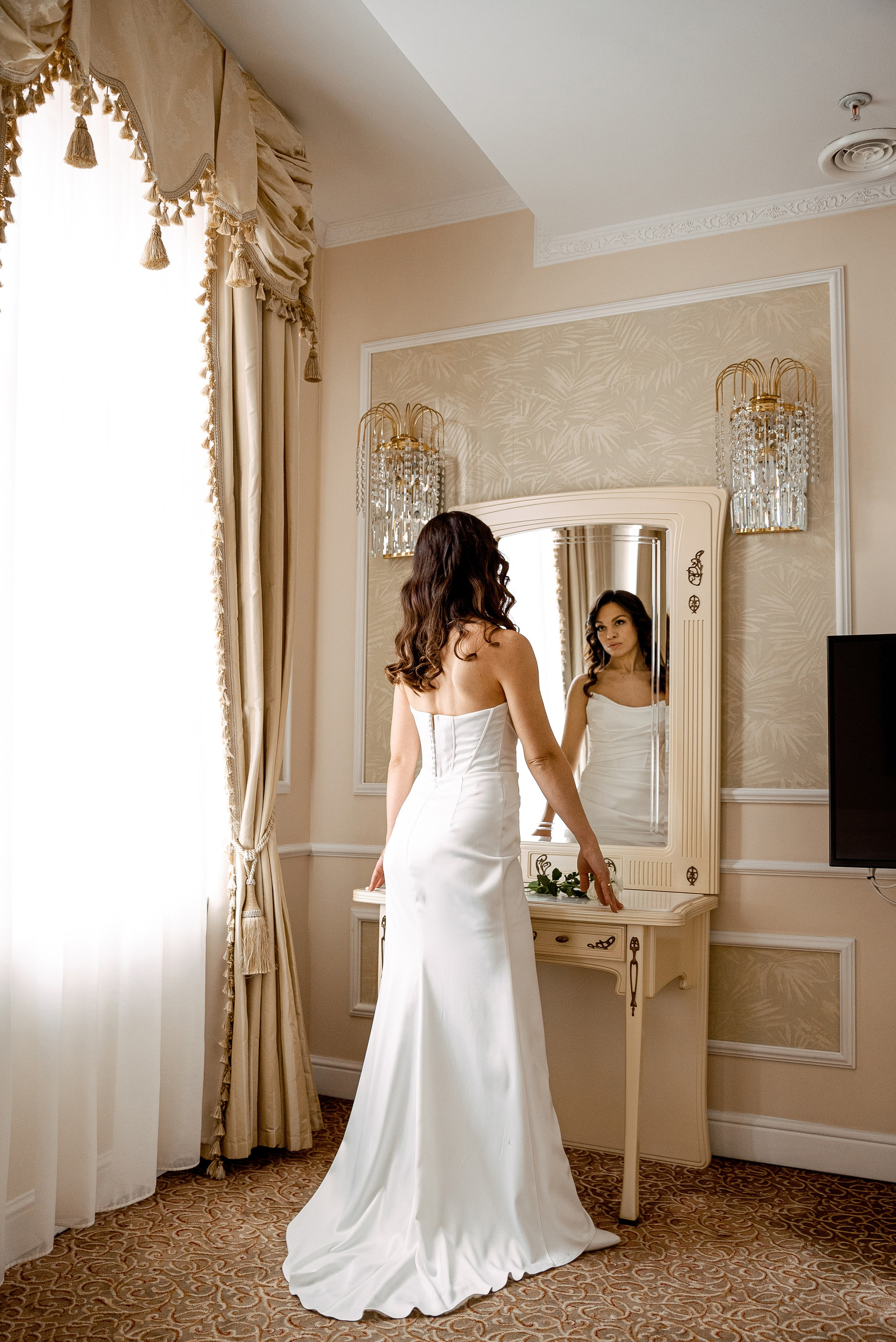 Топ локаций Минска для свадебной прогулки в дождь. Свадебный и портретный фотограф в Минске Наташа Каракулова