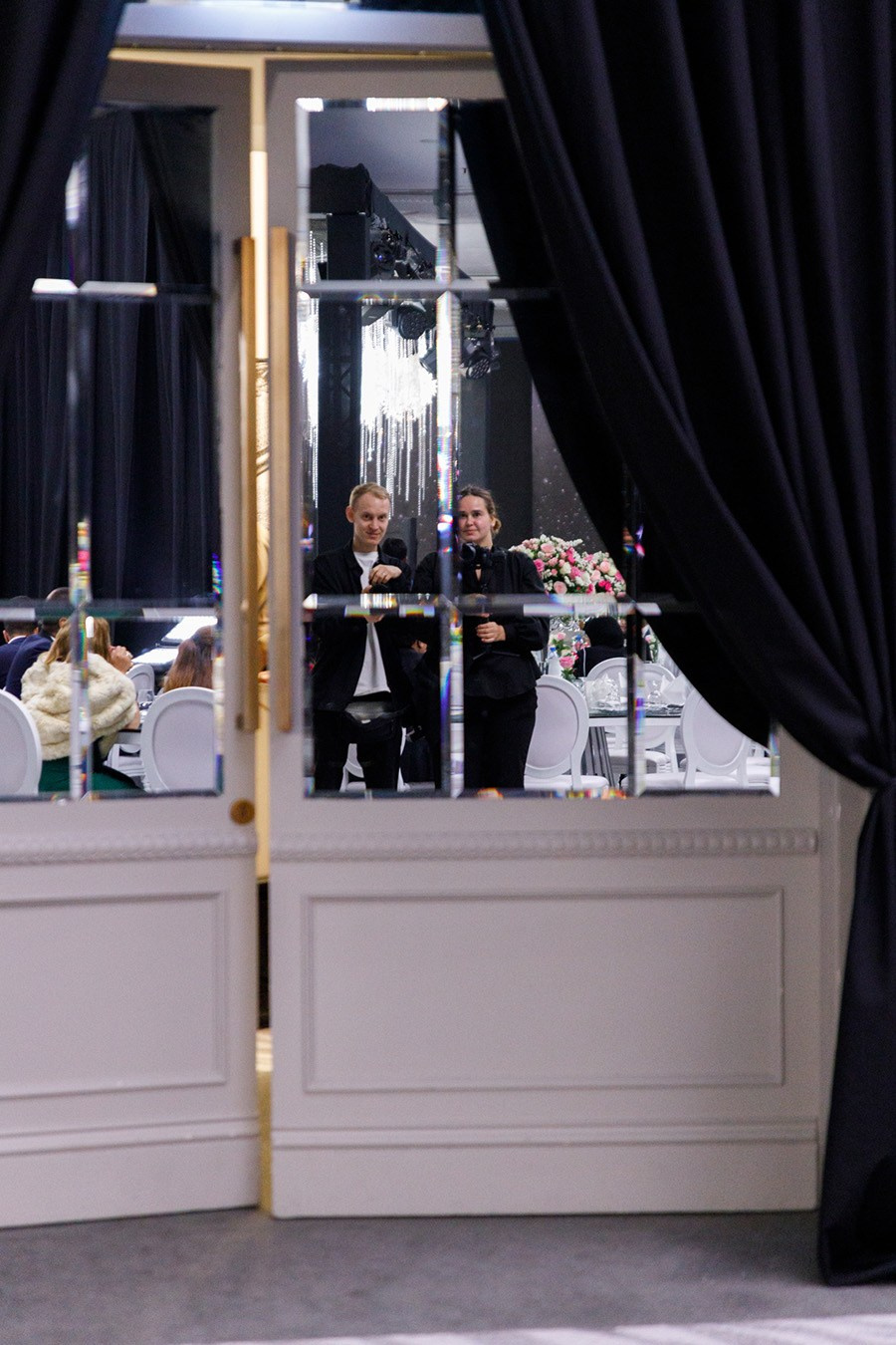 репортажная свадебная фотосъемка и видеосъемка гостей