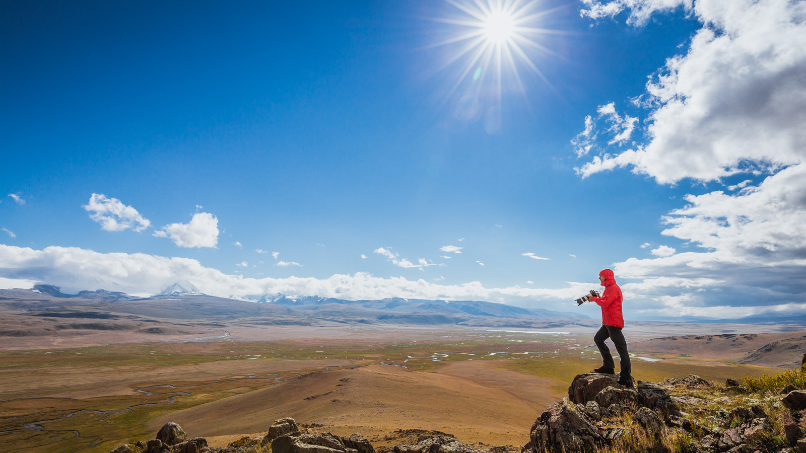 About. Destination wedding photographer in Iceland, Spain, Italy, Greece and