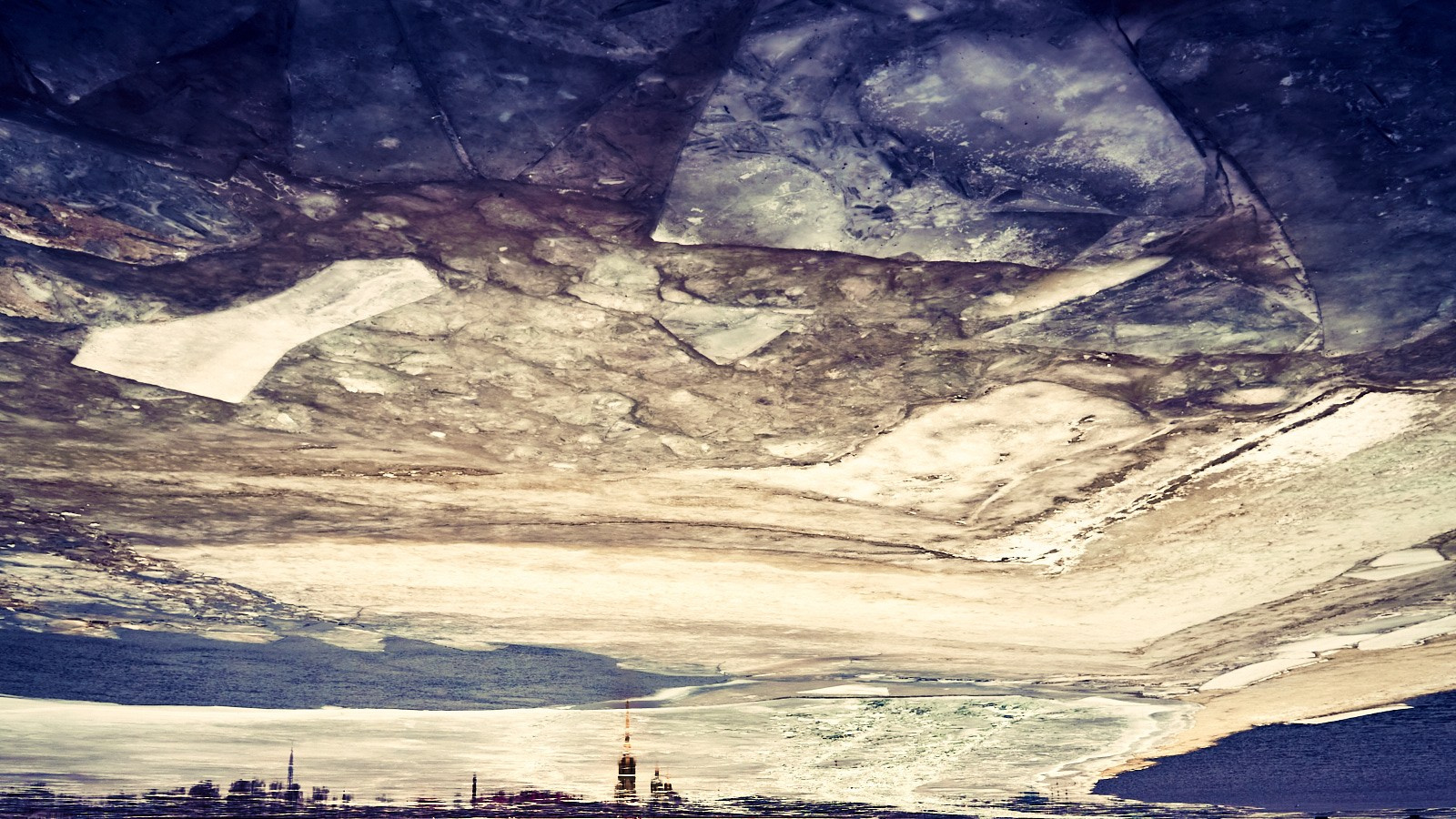 Фотопрогулка на день снятия блокады: фундаменты, чайки, Новый год и др. НЕЙРО-АРТы Воеводова