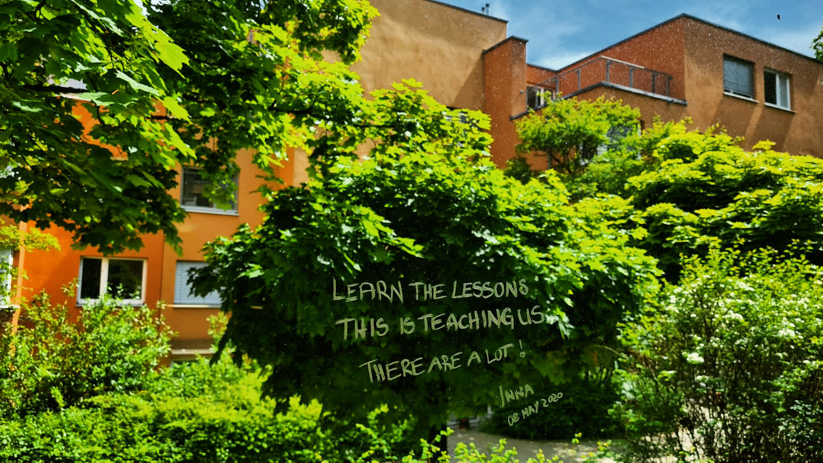 Time to watch out. Художница Ирина Гейнц