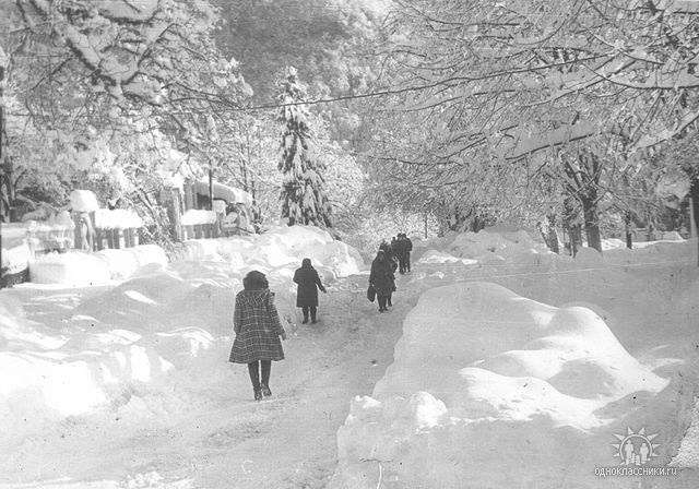 Красная Поляна до Олимпиады. Инструкторы по горным лыжам Сочи Красная Поляна. Горнолыжная школа