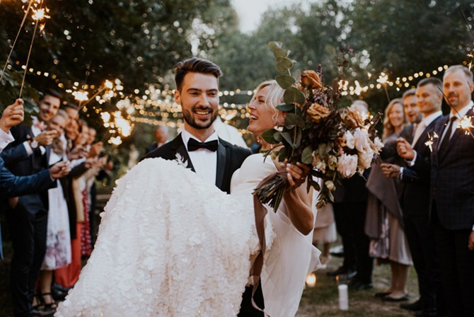 Цены свадебного фотографа в Москве на услуги. Фотосессия в студии в Москве от профессионального фотографа услуги по доступным ценам