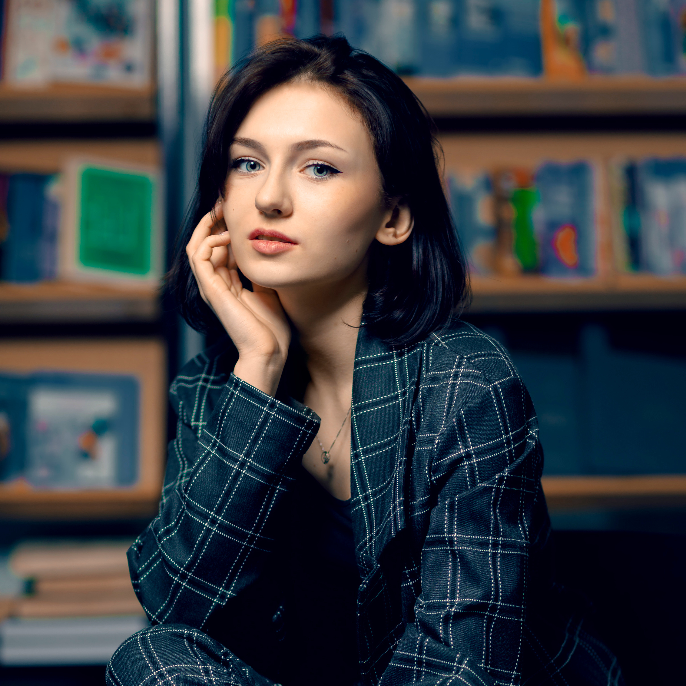 Выпускные альбомы в Ханты-Мансийске. ГРАНДФОТО.РФ