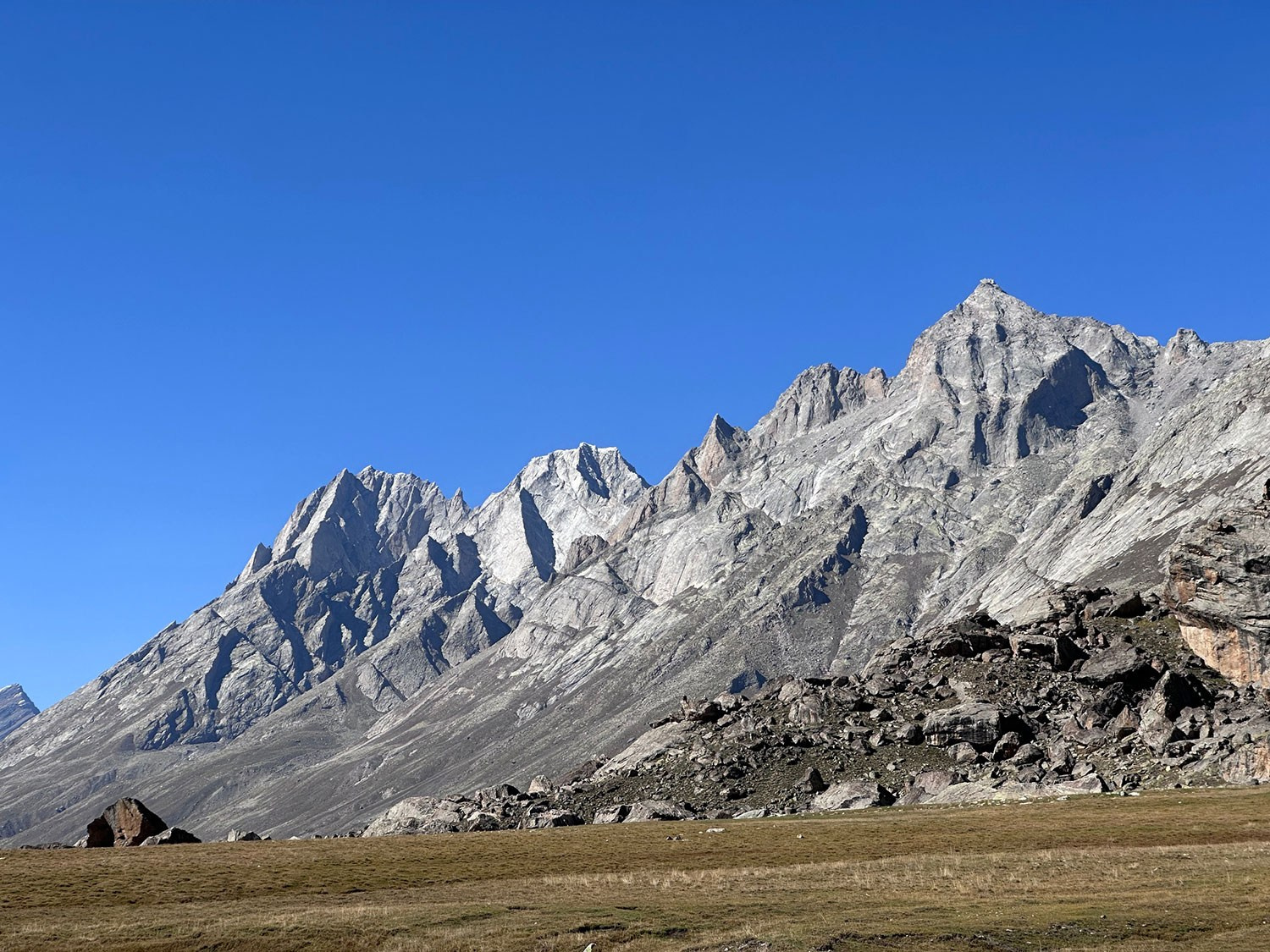 Номинанты 2025: Первопрохождение на пик Iris в долине Мияр в Индийских Гималаях маршрут «Карма». Премия Стальной Ангел