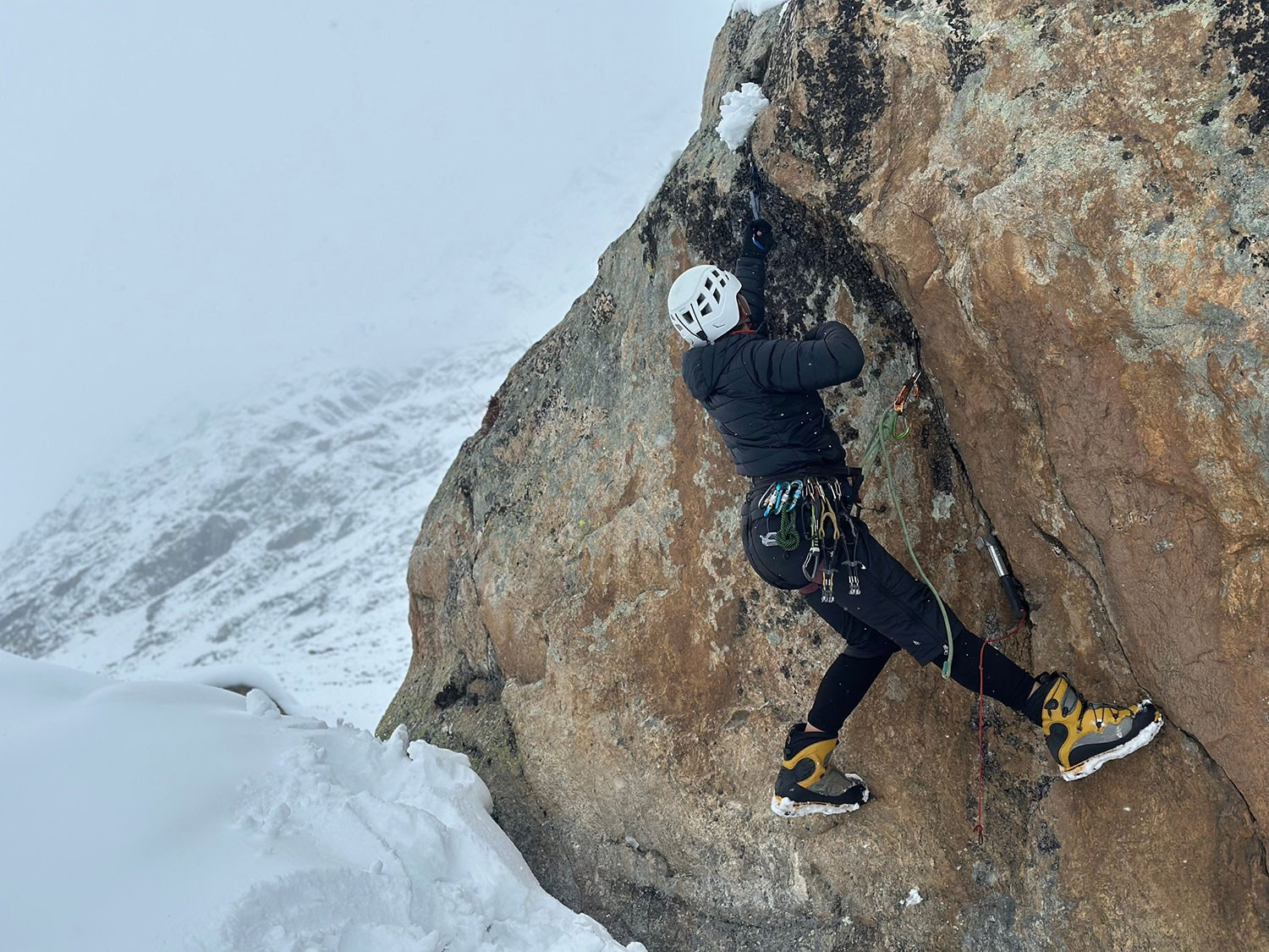 Номинанты 2025: Первопрохождение на пик Iris в долине Мияр в Индийских Гималаях маршрут «Карма». Премия Стальной Ангел