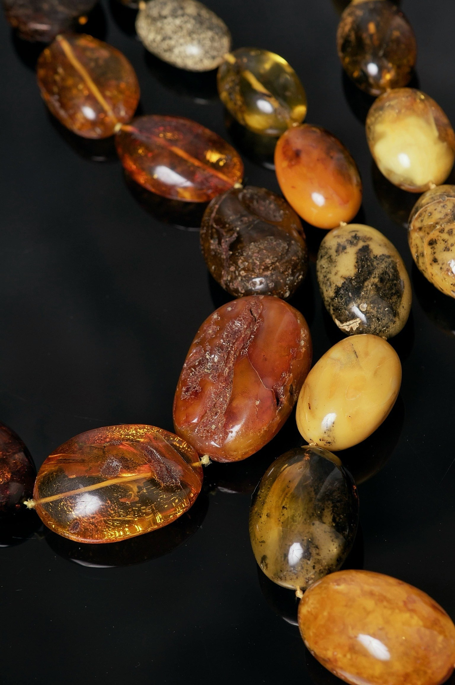 Уникальный янтарь Балтики в коллекции AMBER от Eugenika Jewels: тепло времени, застывшее в украшениях. EUGENIKA JEWELS — Идеальные украшения для избранных