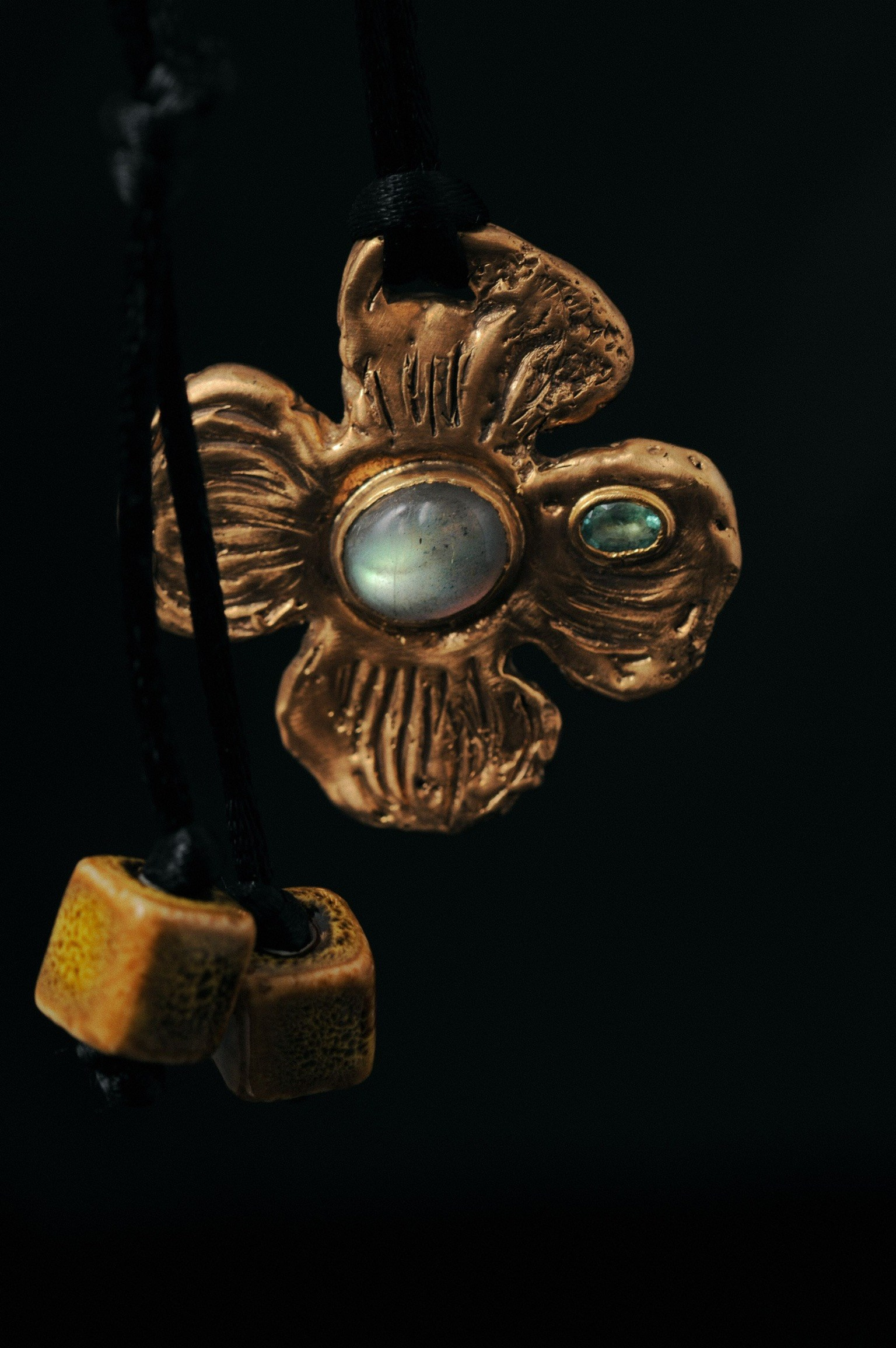 Ode aux sens — коллекция авторских кулонов. EUGENIKA JEWELS — Идеальные украшения для избранных