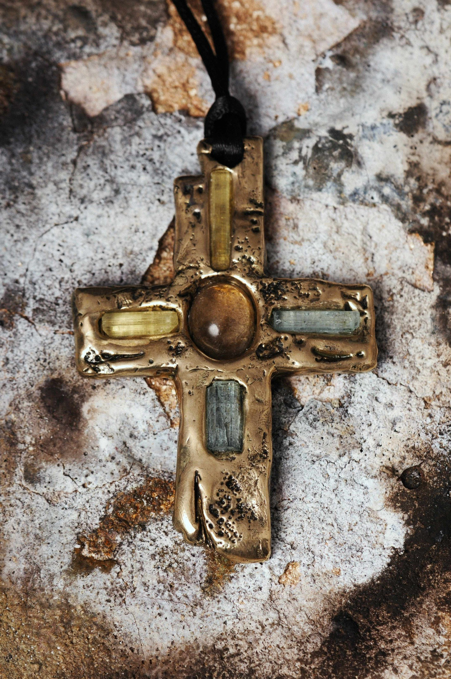 Ode aux sens — коллекция авторских кулонов. EUGENIKA JEWELS — Идеальные украшения для избранных