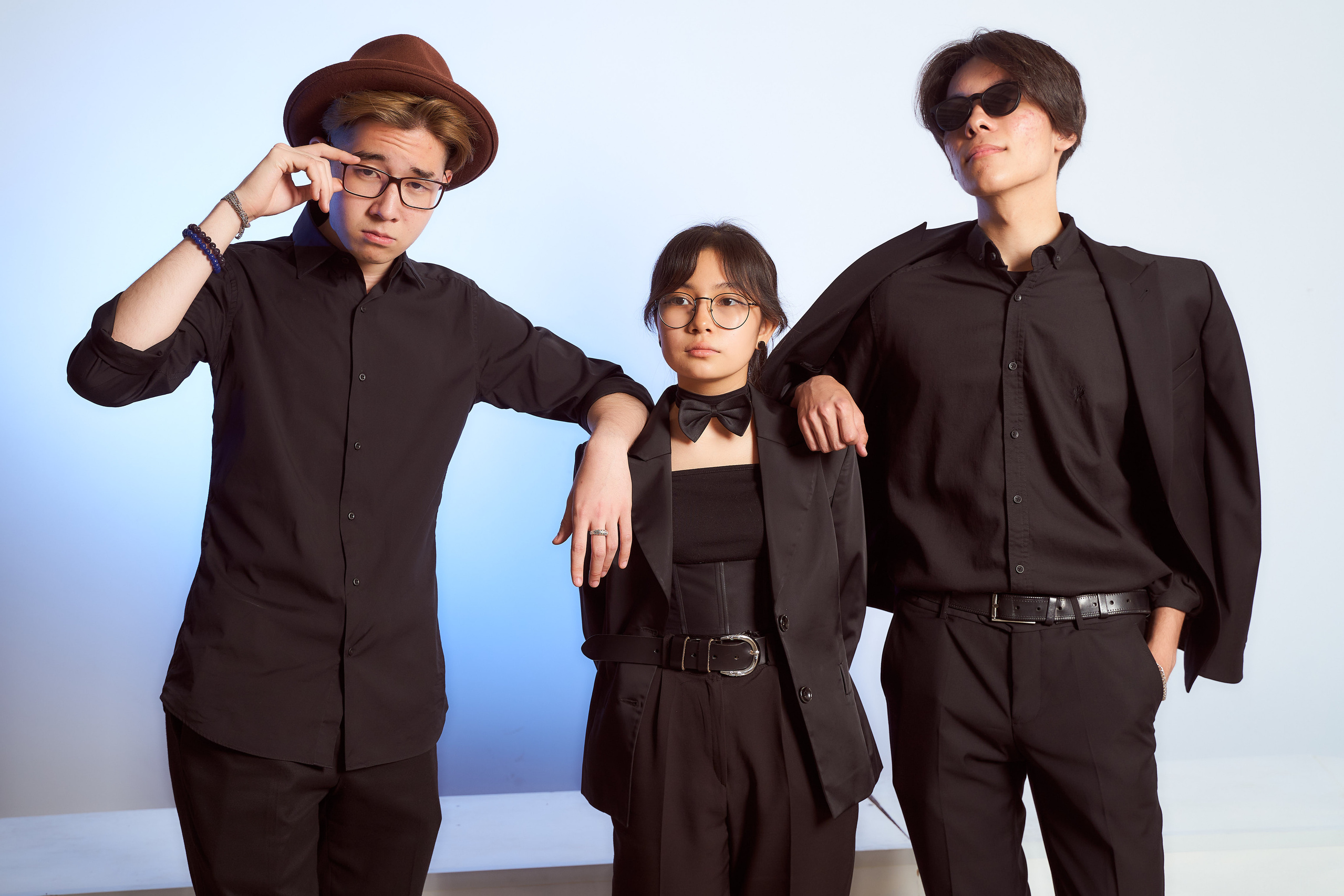 Школьный фотограф в Уральске, студия | Классный Школьный Альбом