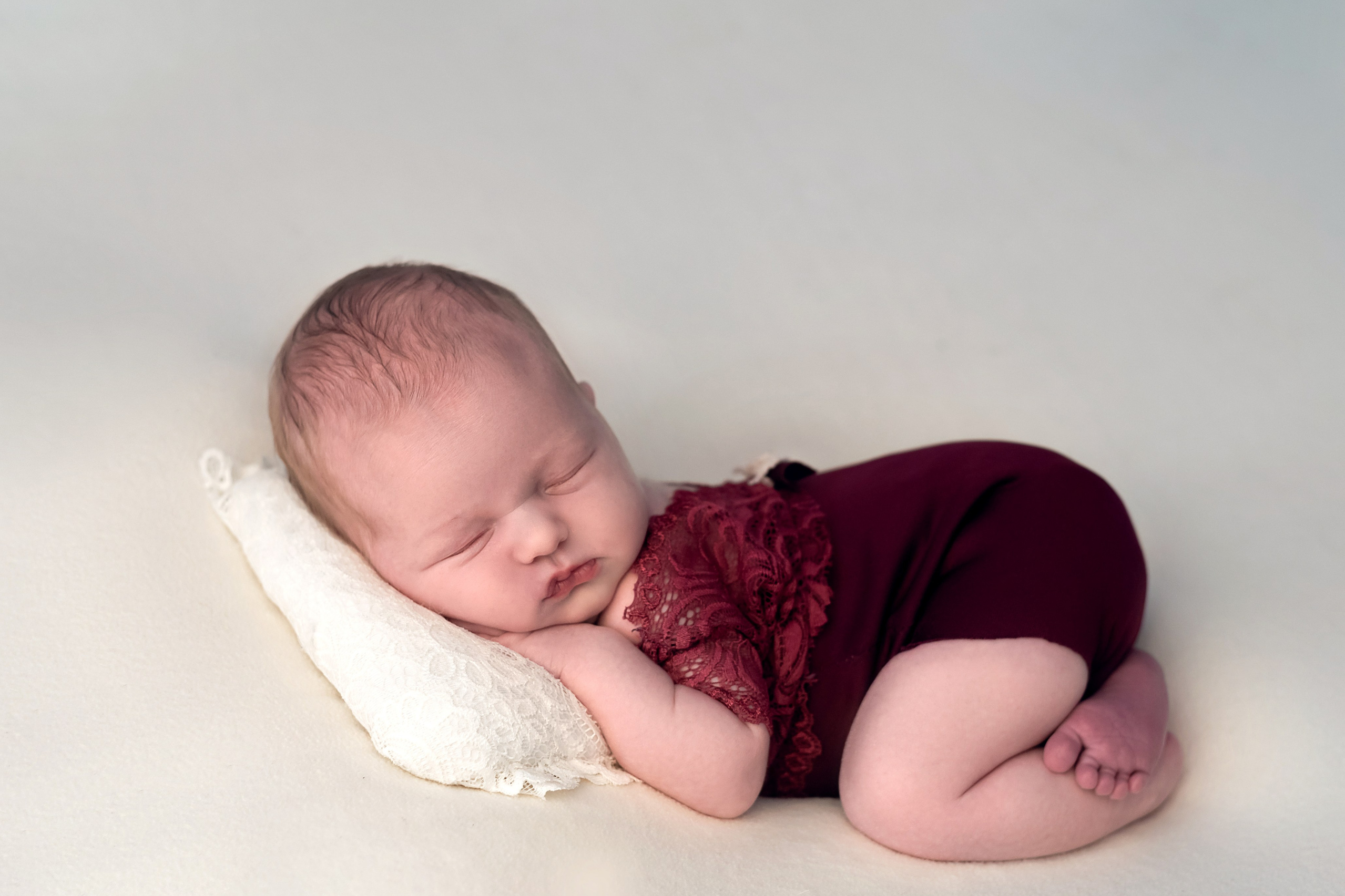 Гардероб девочки. Фотограф новорожденных в Екатеринбурге Анастасия Карманова