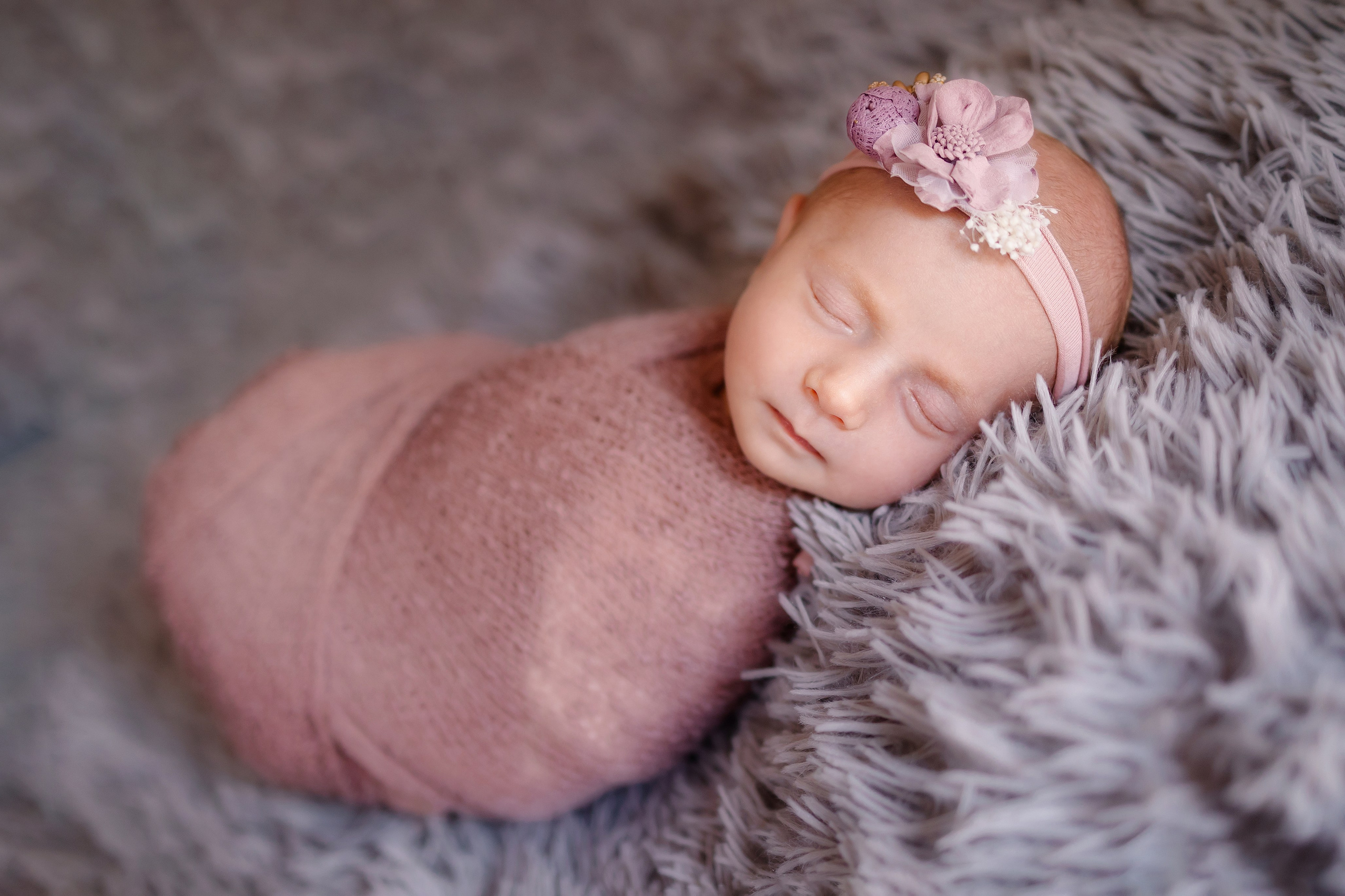 Newborn-Lifestyle-Fotoshooting für Neugeborene. Tipps zur Zubereitung. Fotografin in München Dasha Antipina