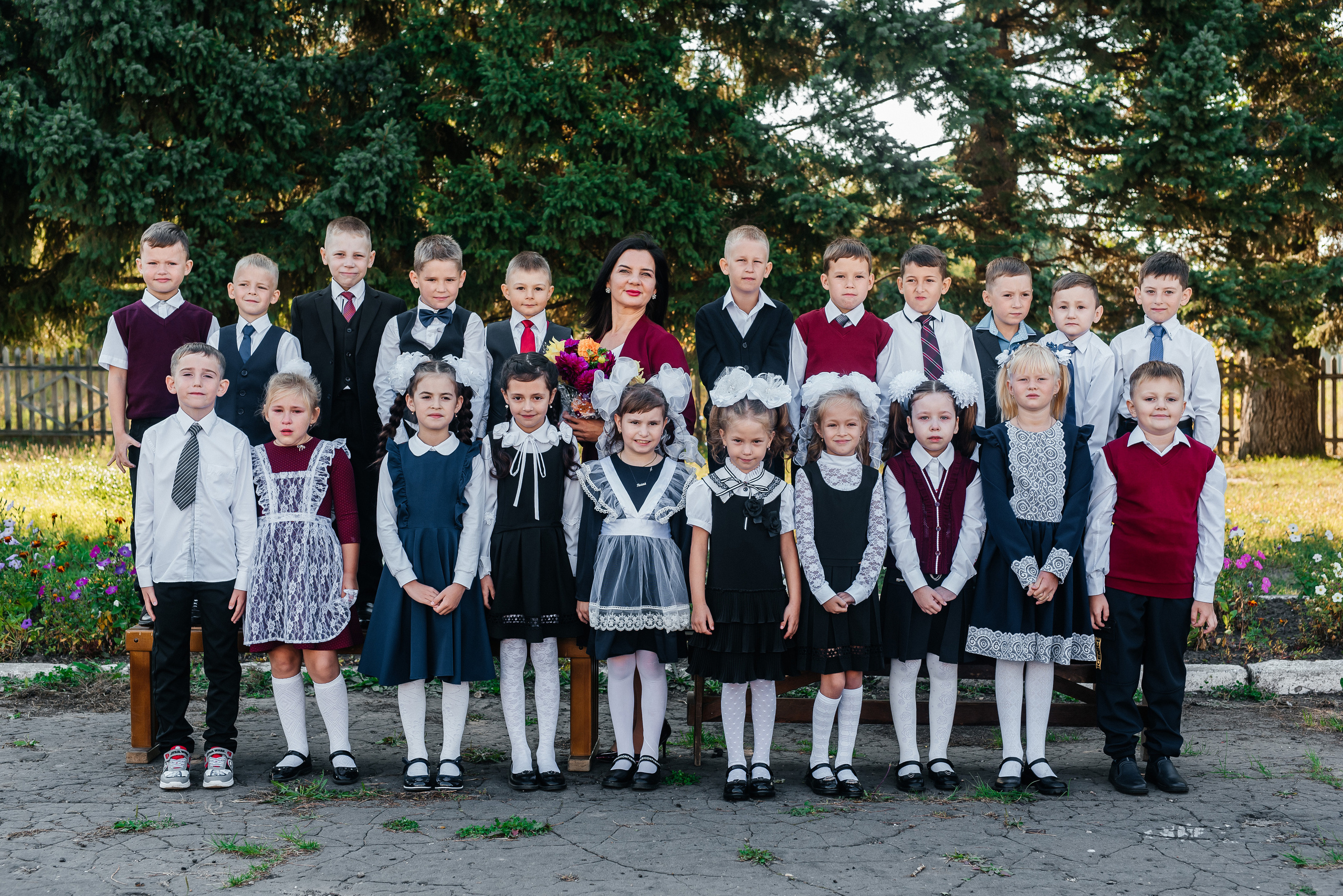 Фотосъёмка 1 сентября (торжественная линейка 1 класс). Семейный фотограф в Барнауле