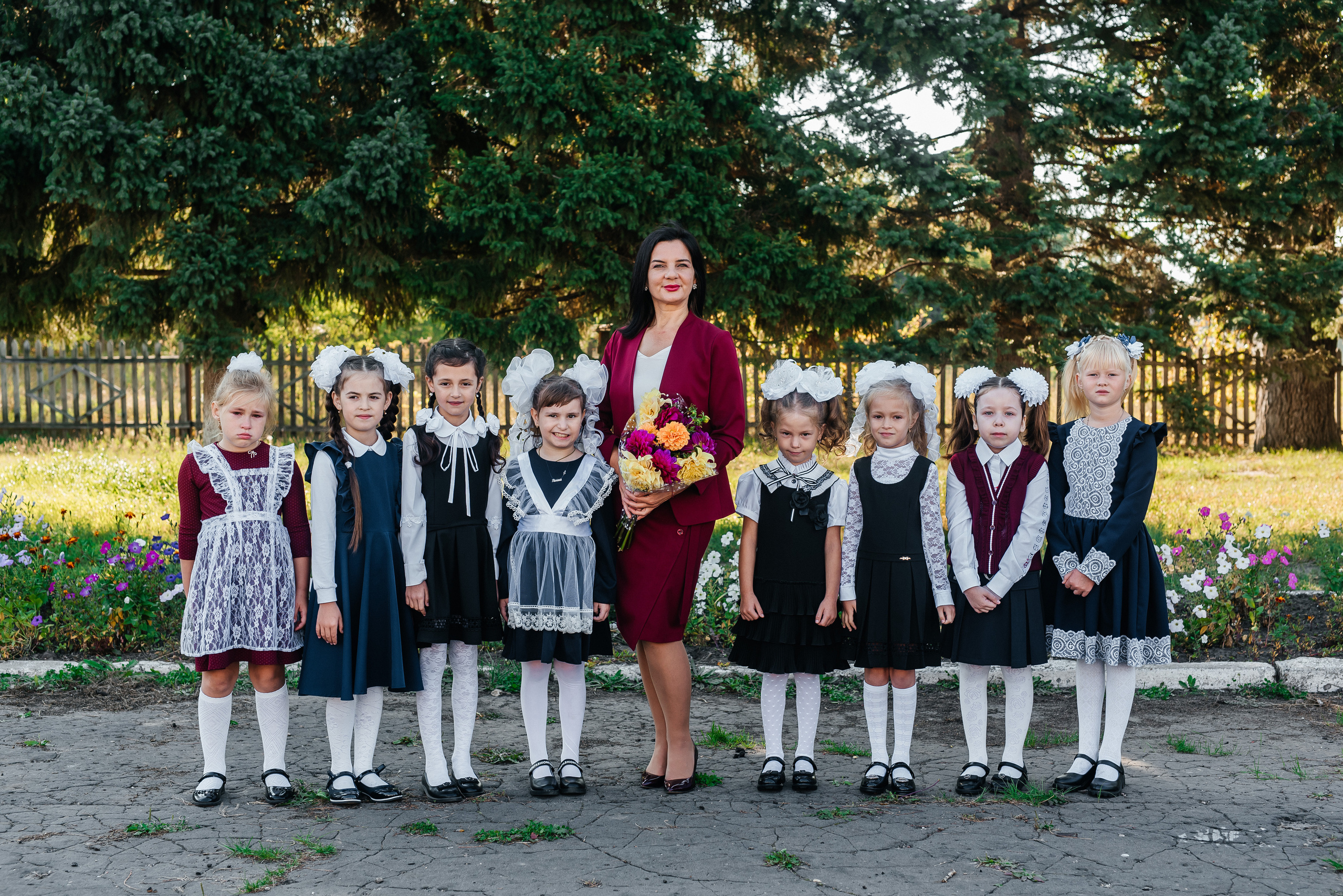 Фотосъёмка 1 сентября (торжественная линейка 1 класс). Семейный фотограф в Барнауле