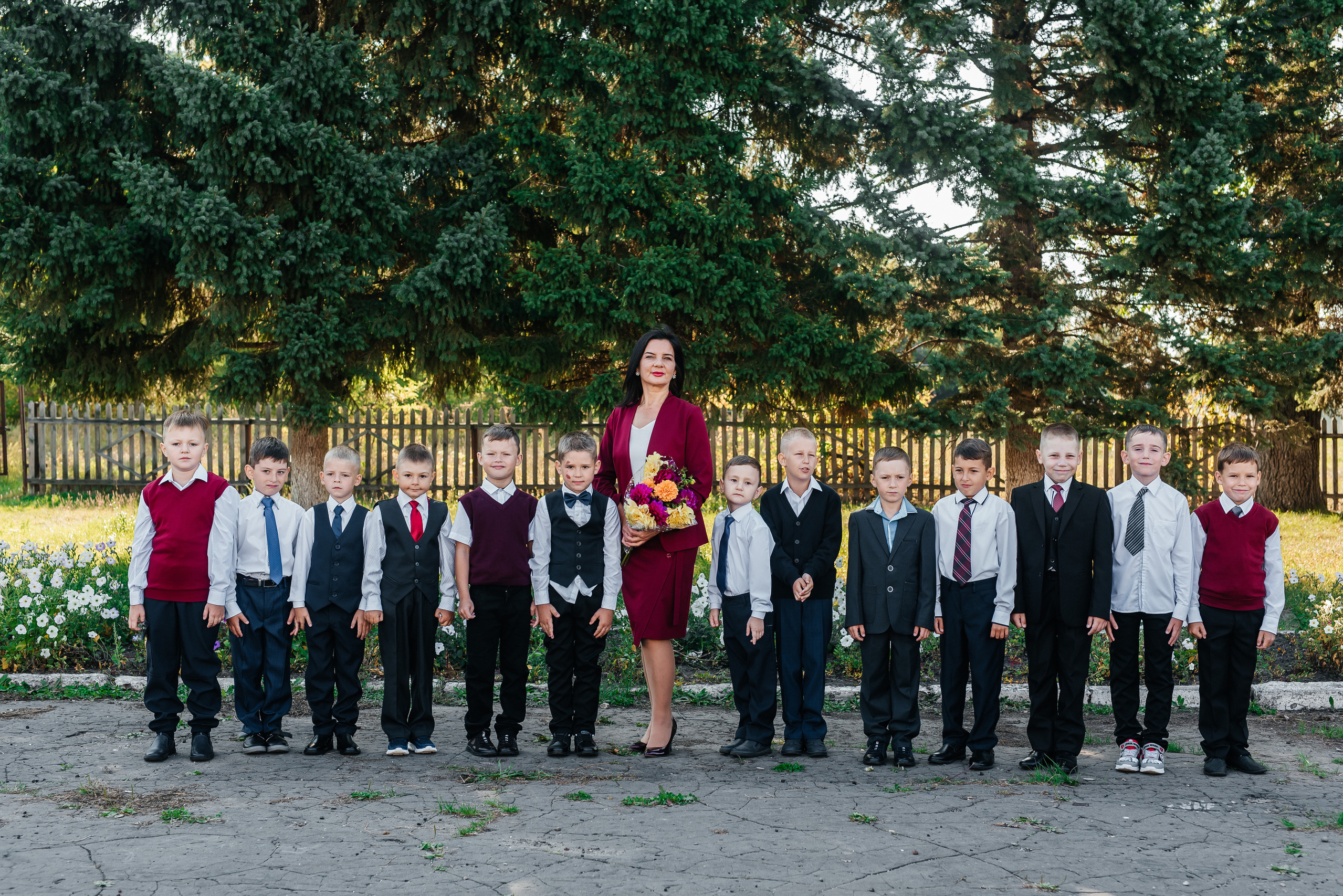 Фотосъёмка 1 сентября (торжественная линейка 1 класс). Семейный фотограф в Барнауле