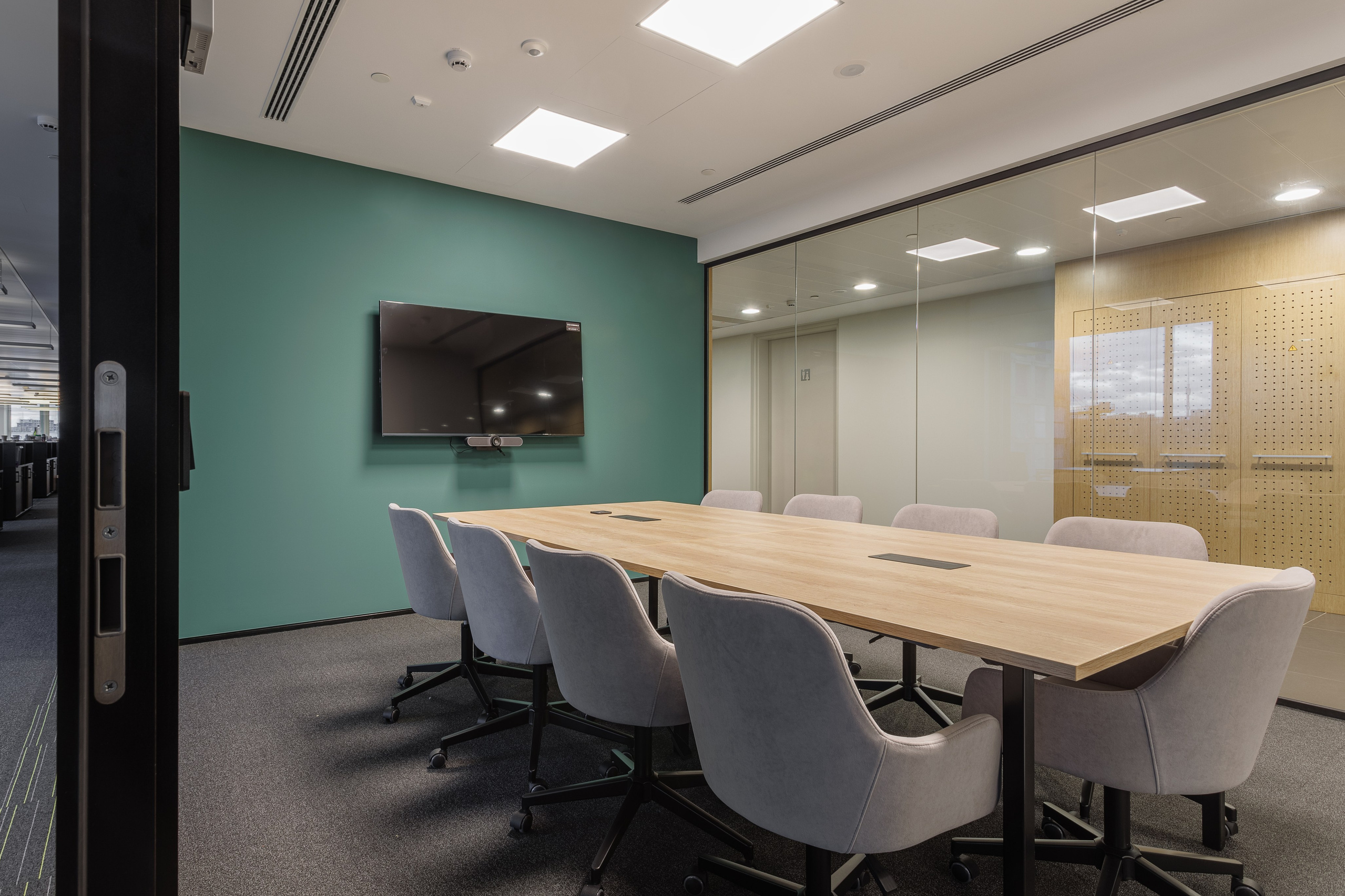 Интерьерный фотограф во Владимире и области работает с разными типами недвижимости: от уютных квартир до роскошных загородных домов. 