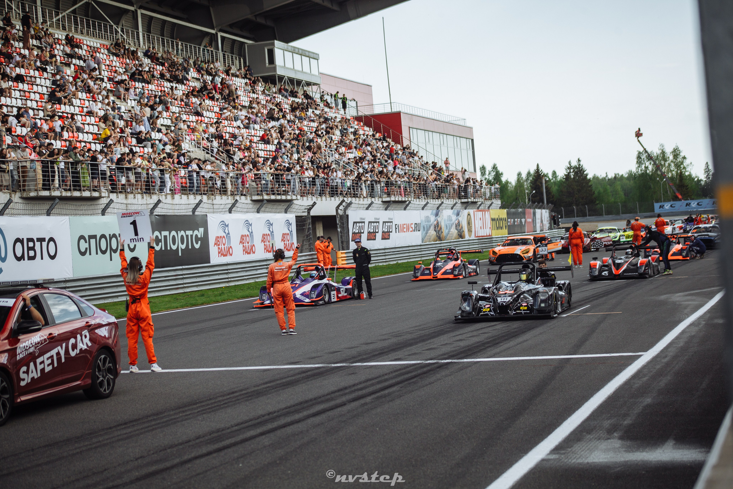 Российская серия гонок на выносливость ярко открыла сезон гонкой Гран-при Авто Mail. Мультижанровый фотограф в Москве Наталия Степанова