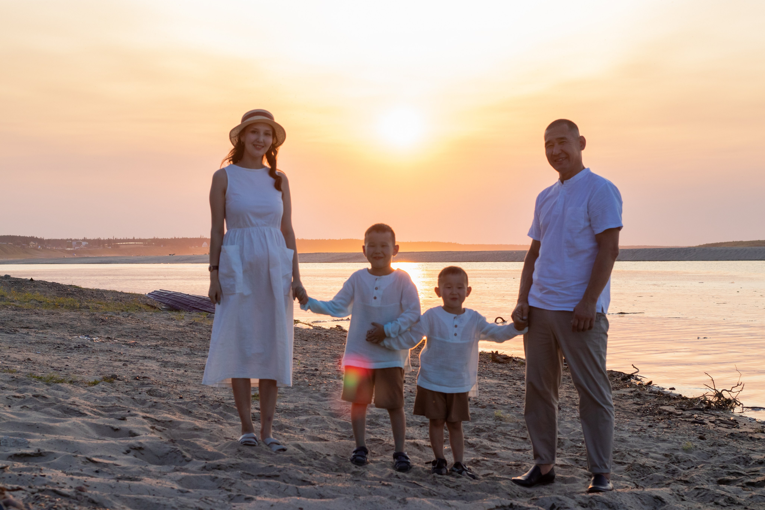 Контакты. Ньургуйаана Тарагаева. Детский и семейный фотограф в Якутске