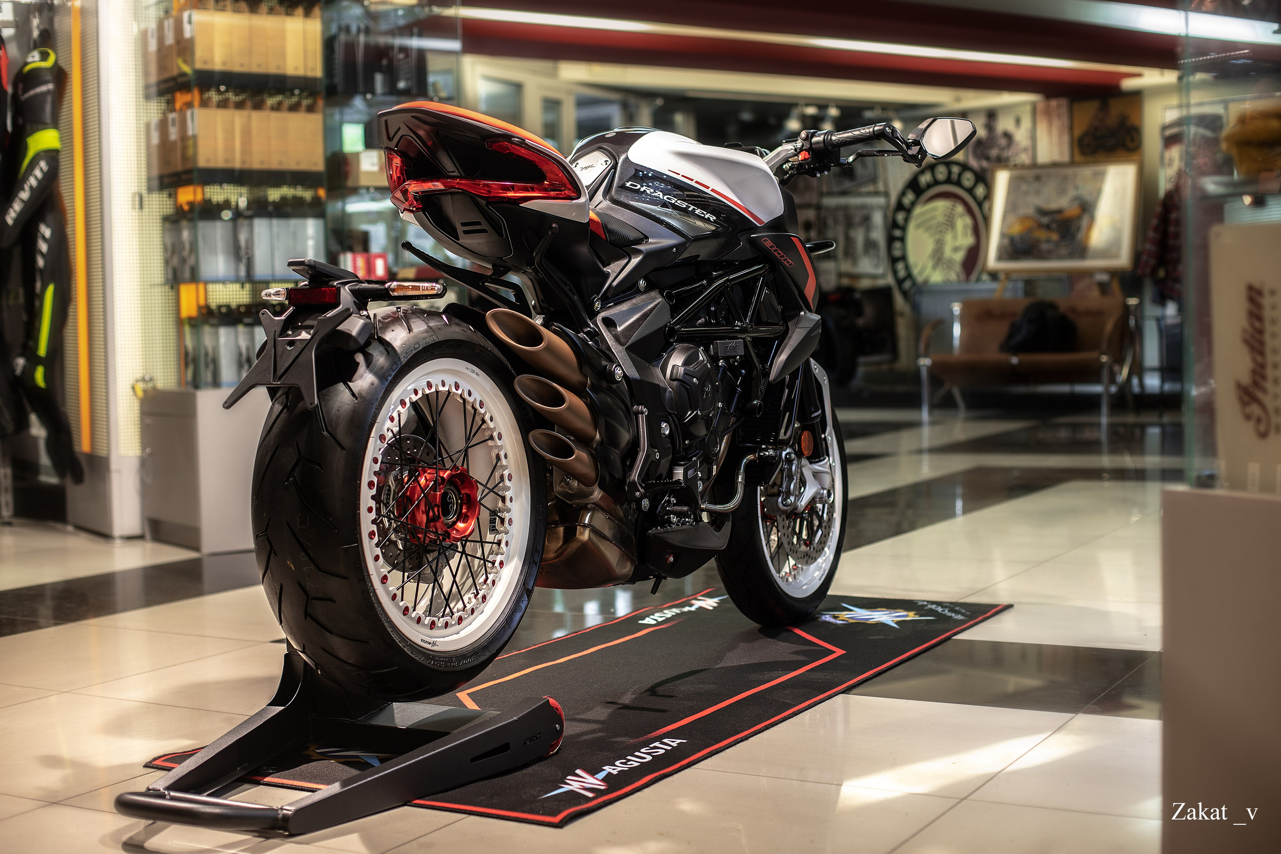 Фотосъемка для продажи мотоциклов. Репортажный фотограф, Москва, Закат