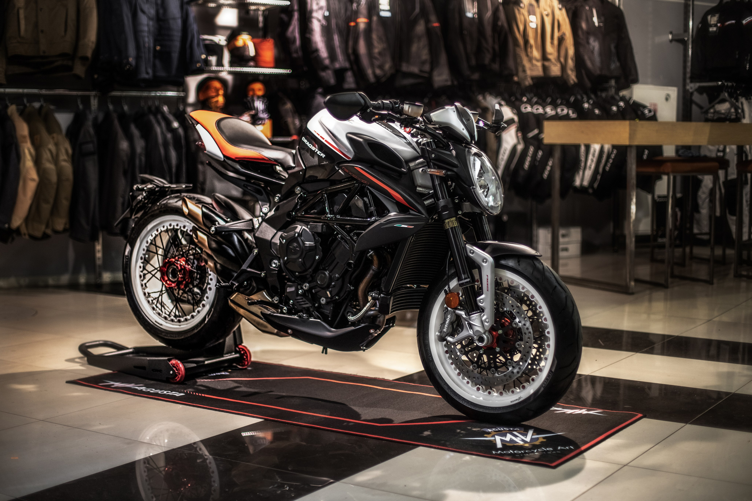 Фотосъемка для продажи мотоциклов. Репортажный фотограф, Москва, Закат