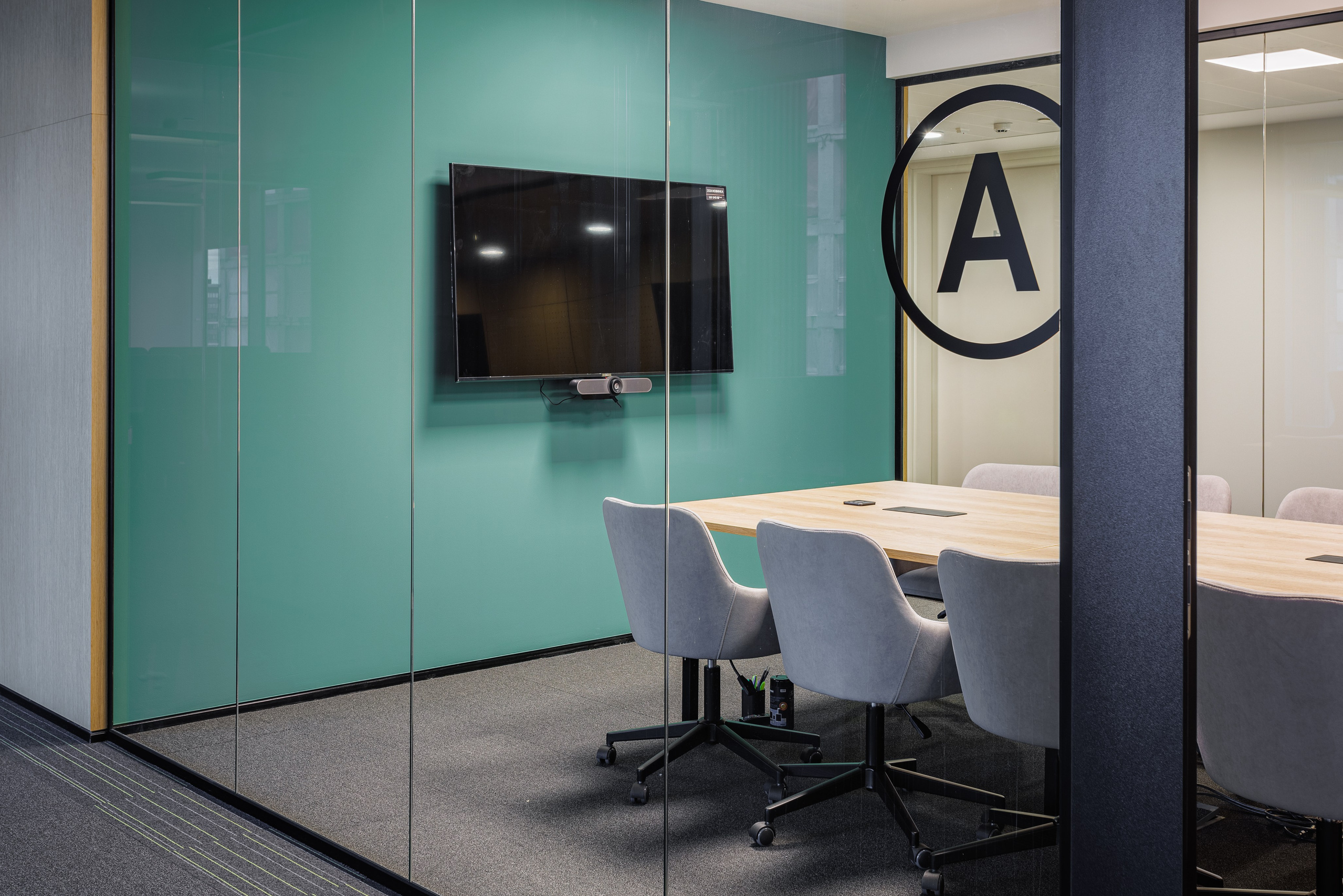 Фотограф в городе Иваново. сколько стоит интерьерная фотосессия офисов коммерческих помещений промышленных зданий