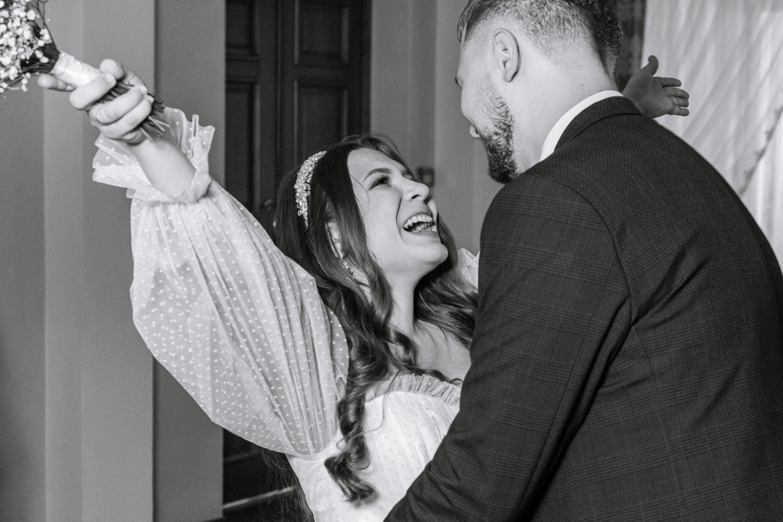 «Нам только ЗАГС и прогулку»