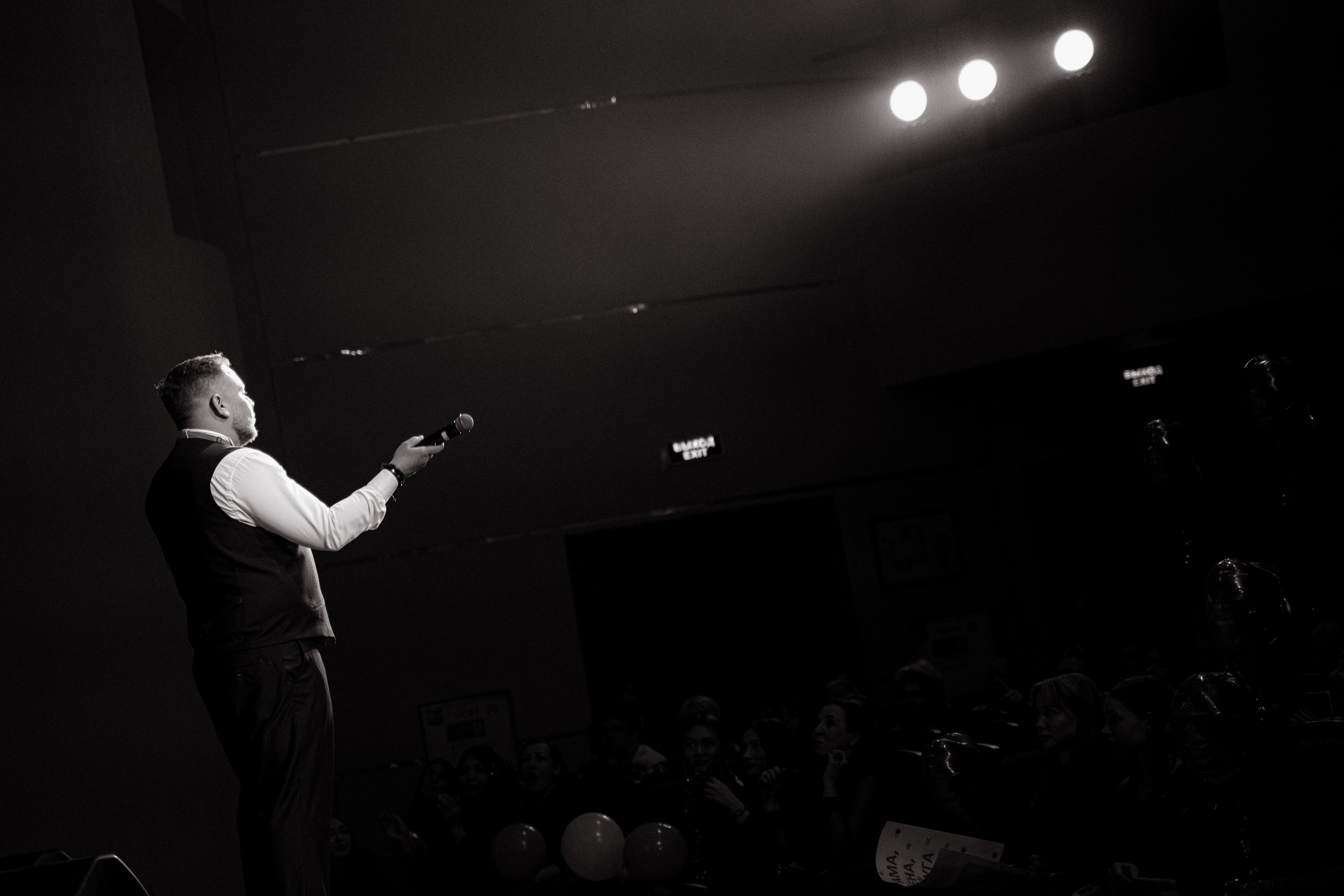 Услуги. Дипломированный фотограф в Новосибирске. Фотографирую свадьбы, репортажи, индивидуальные фотосессии, lovestory(семейные)