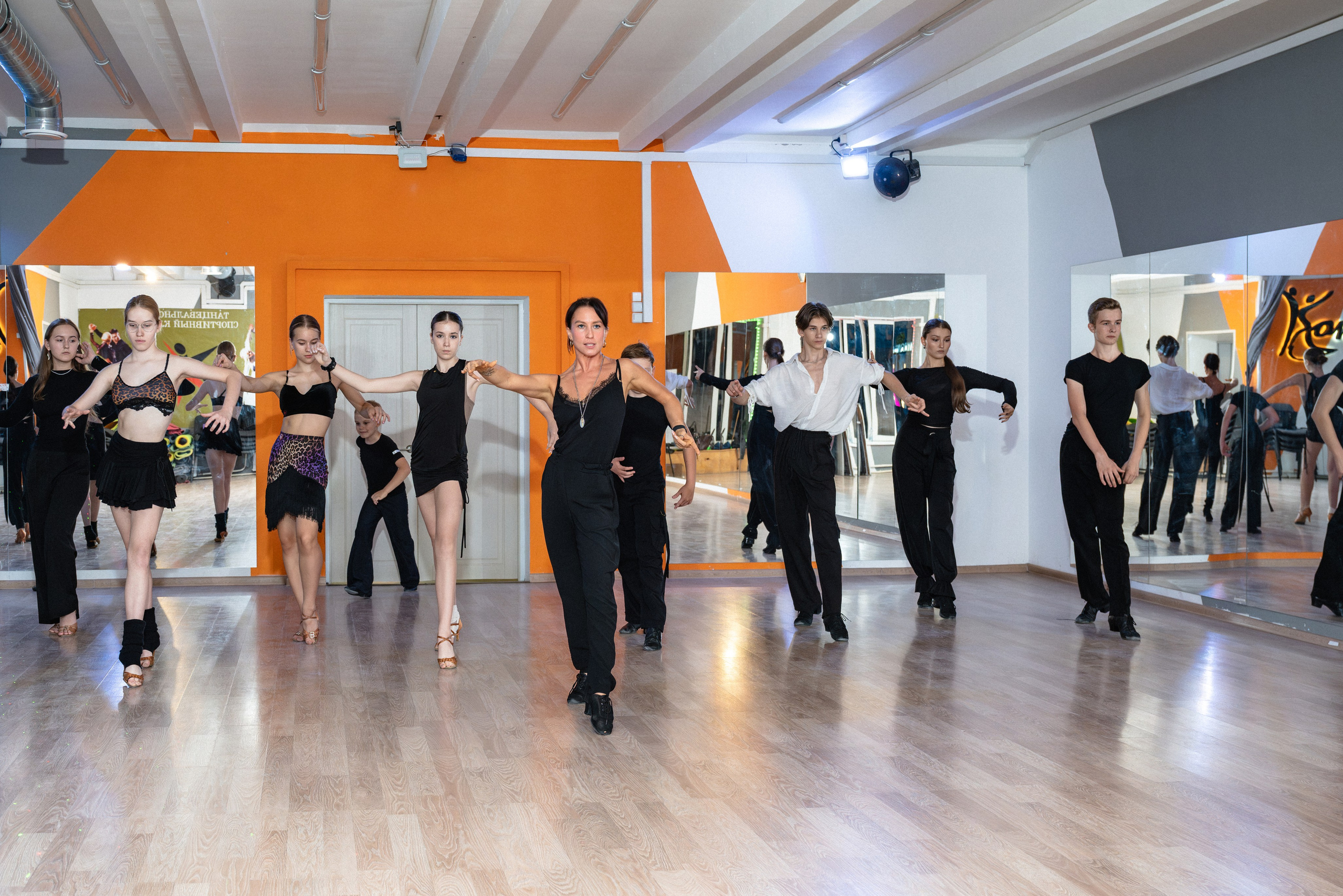 КонТакт — спортивные бальные танцы в Москве