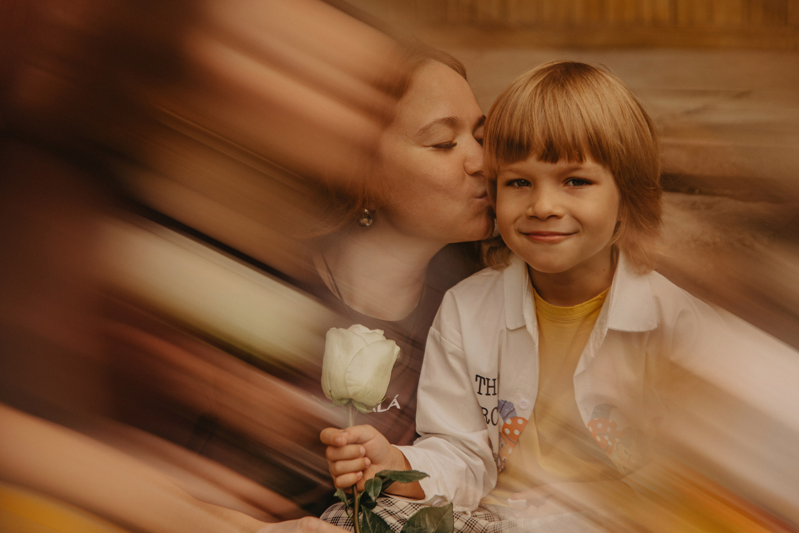 Мама и сын | Семейная фотосессия в Рыбинске у Дома художников. Свадебный и семейный фотограф Татьяна Акимова. Рыбинск. Ярославль