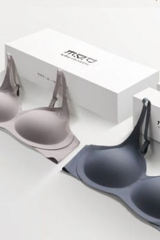 Стильная съемка на белом фоне для создания современных и лаконичных изображений