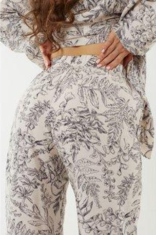 Съемка пижам для демонстрации их роли в создании уютного образа