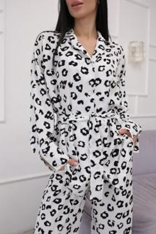 Профессиональная съемка с фокусом на детали и стильные элементы