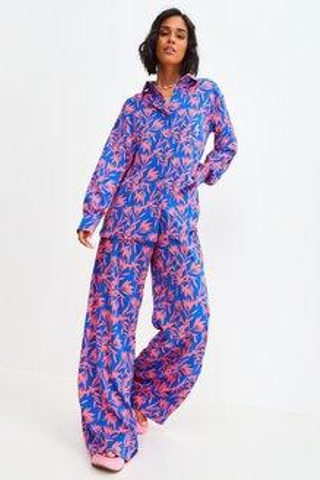 Съемка пижам для визуализации их универсальности в разных стилях