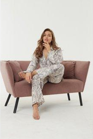 Эстетичная съемка пижам для создания женственных образов