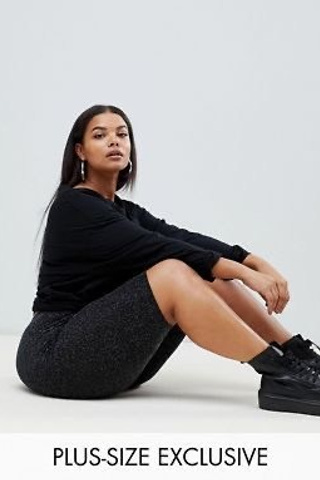 Референс для стильного спортивного образа plus-size