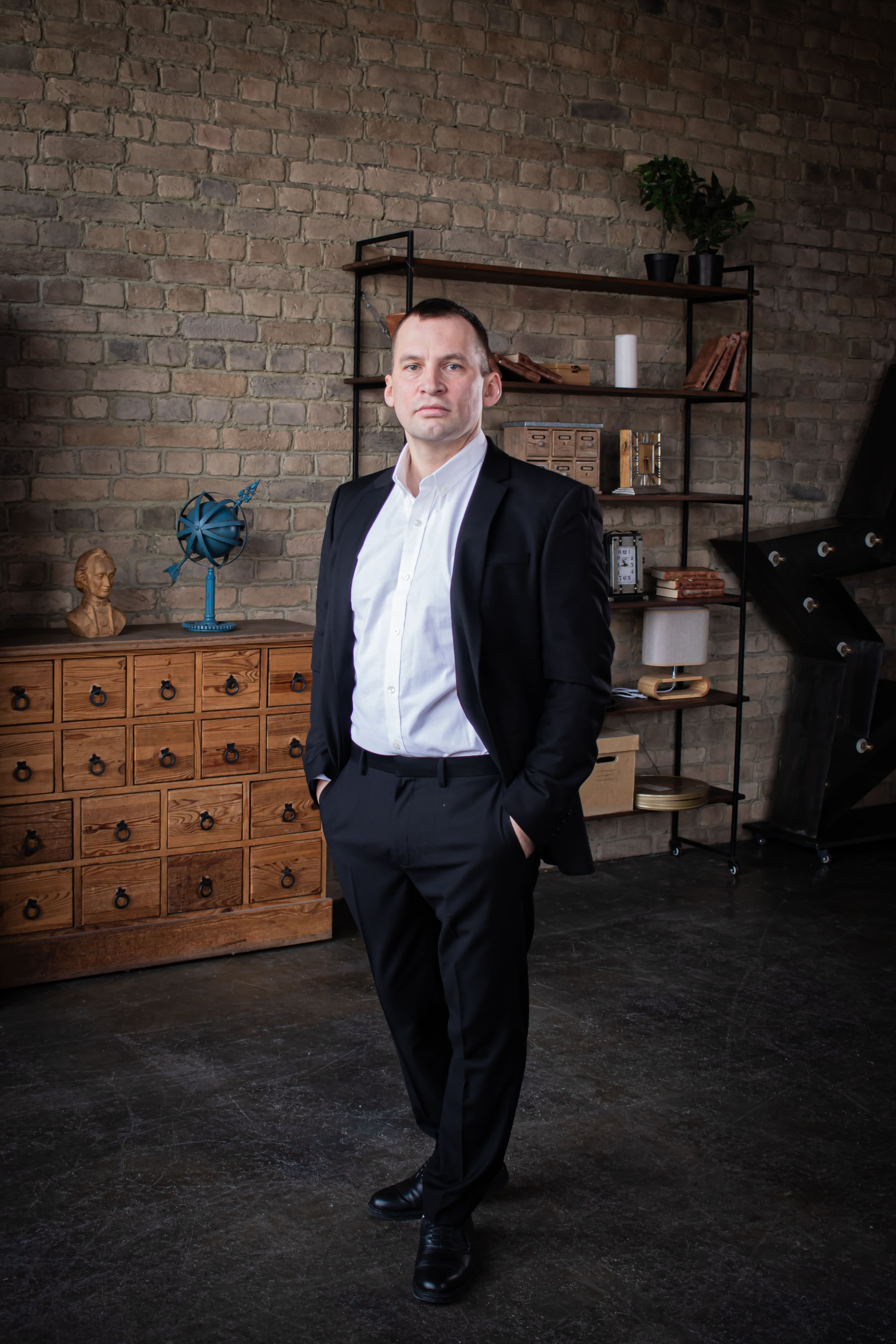 студийная мужская фотосессия в деловом образе, фотограф Карасёва Елена Москва