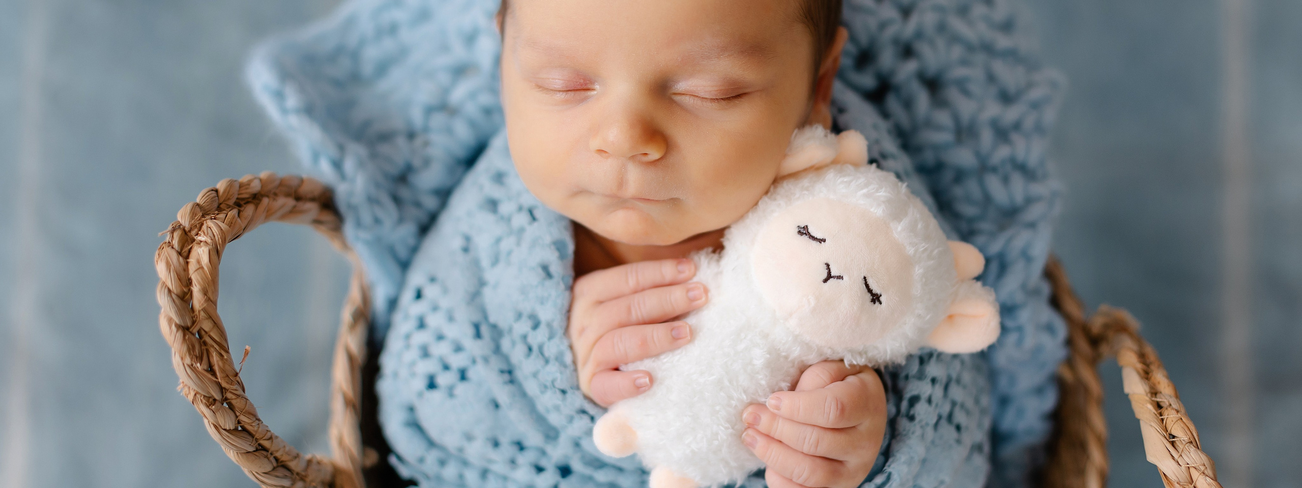 Klassisches Newbornshooting. Fotografin in München Dasha Antipina