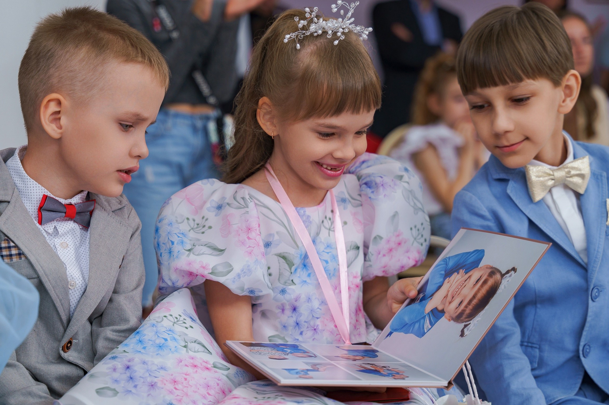 Выпускные закончились, но сезон продолжается. Детские выпускные альбомы в Красноярске